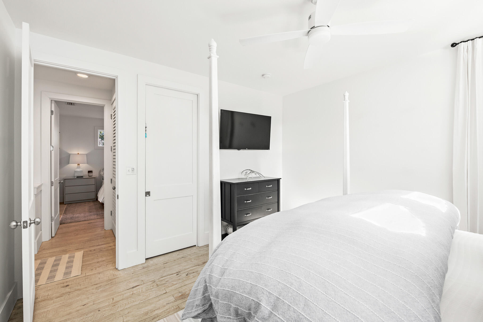 SEAGROVE VILLAGE 7TH ADD - Residential