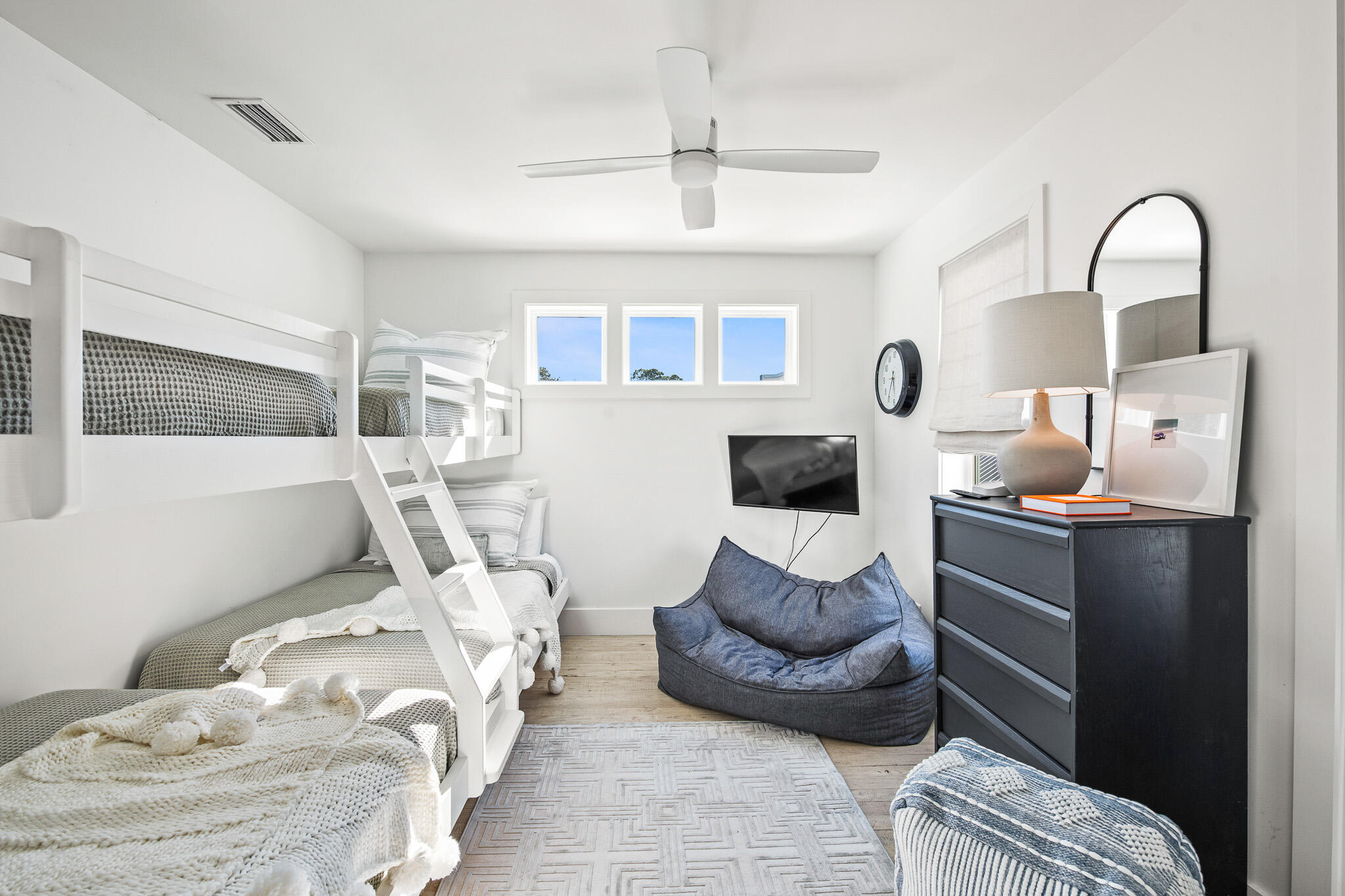 SEAGROVE VILLAGE 7TH ADD - Residential