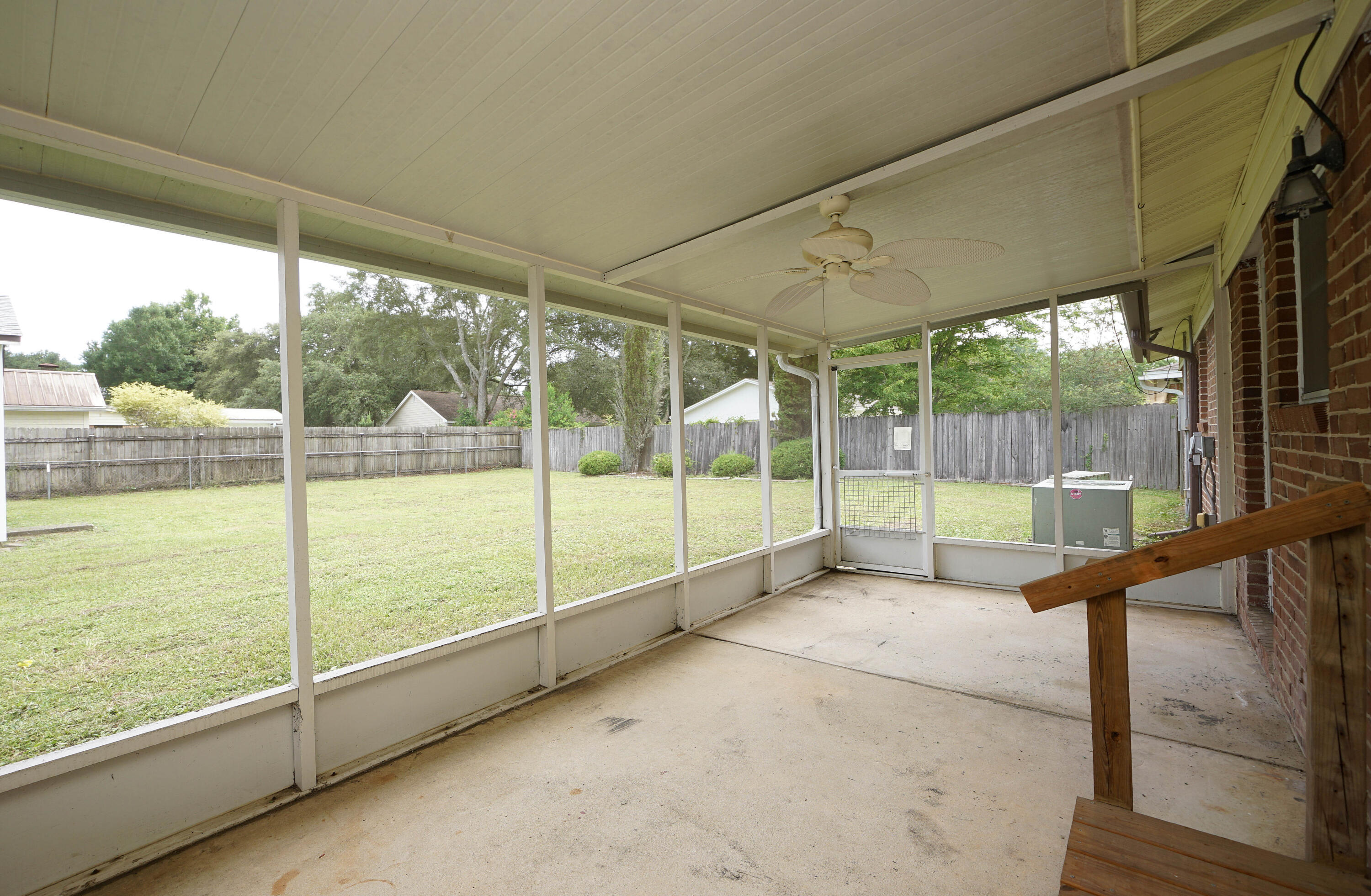 CAROL ANNE MANOR 1ST ADDN - Residential