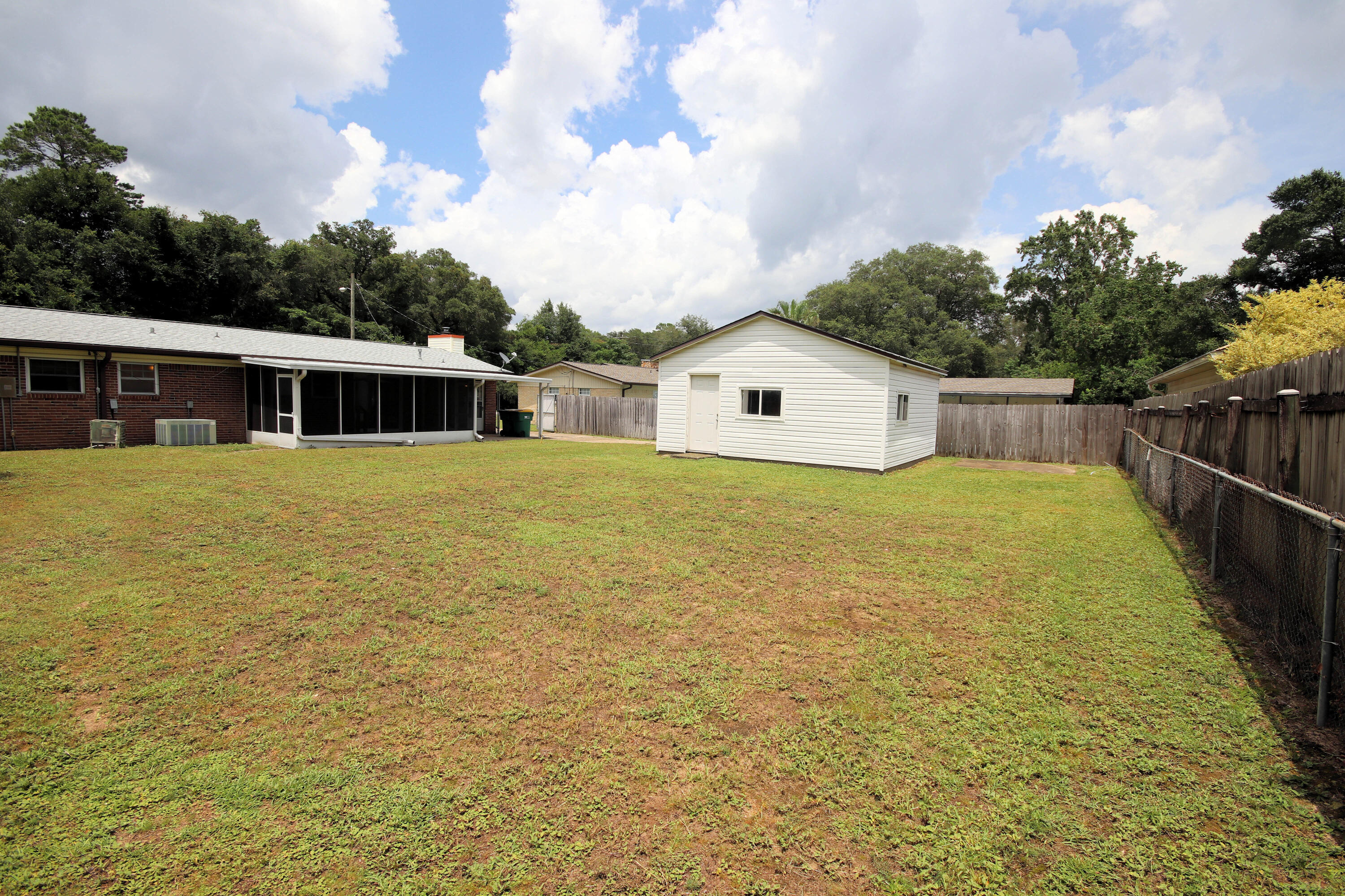 CAROL ANNE MANOR 1ST ADDN - Residential