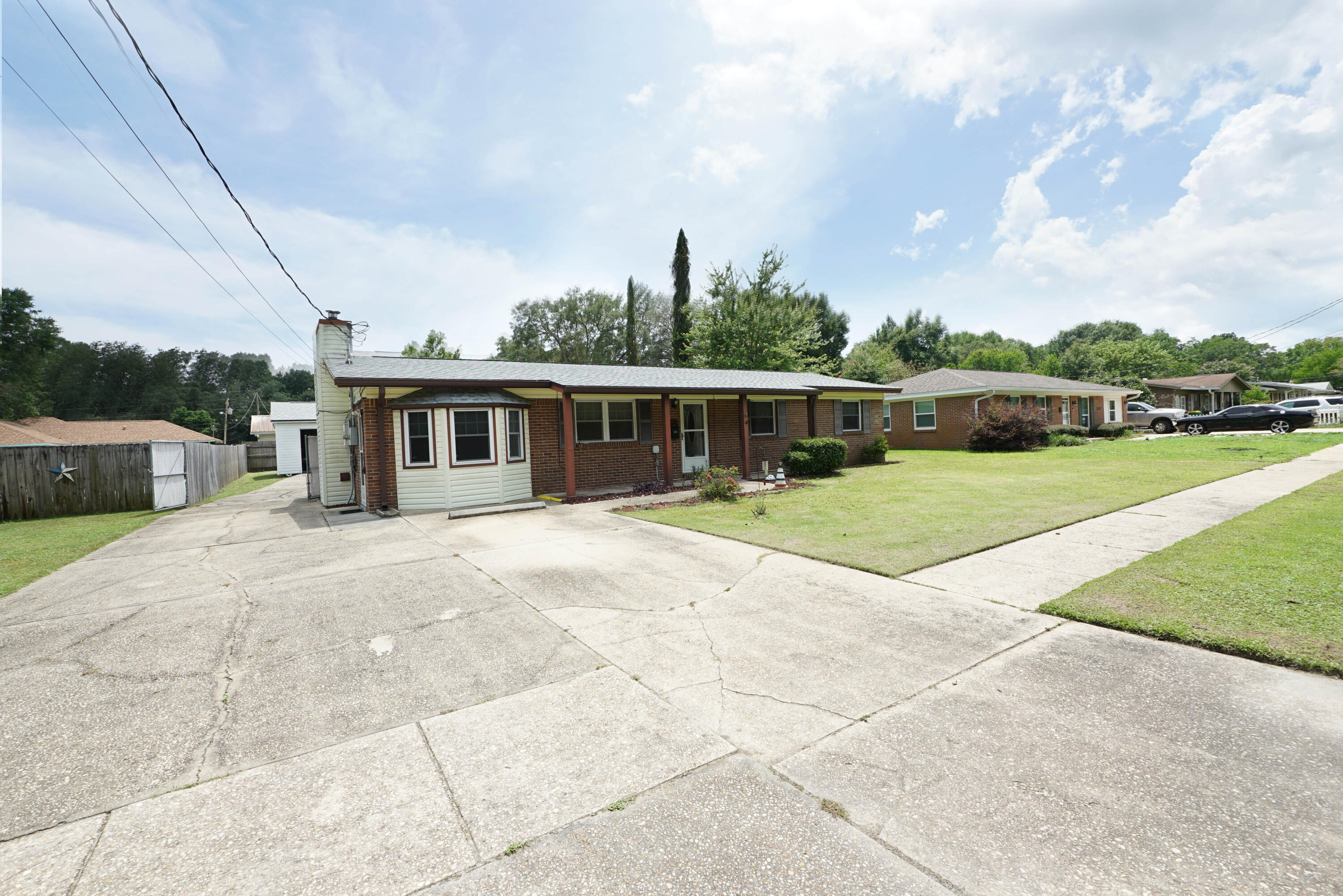 CAROL ANNE MANOR 1ST ADDN - Residential