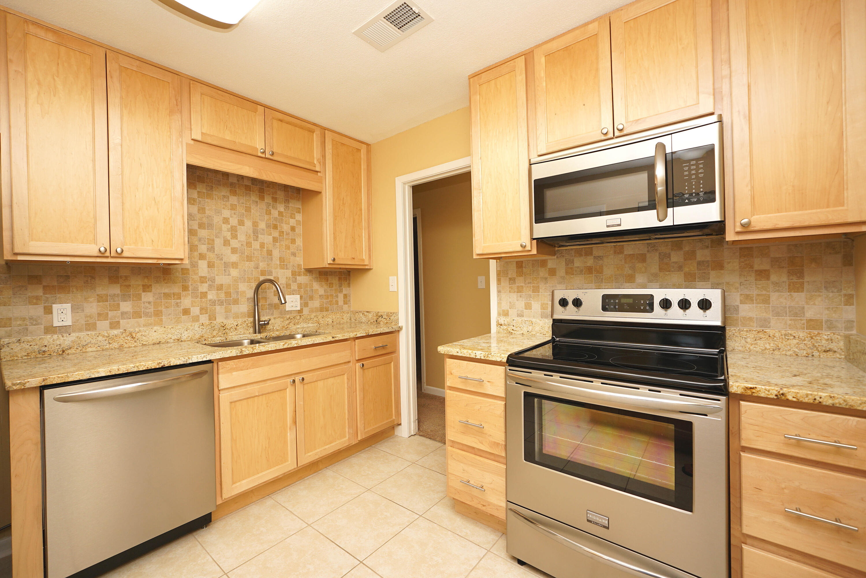 CAROL ANNE MANOR 1ST ADDN - Residential