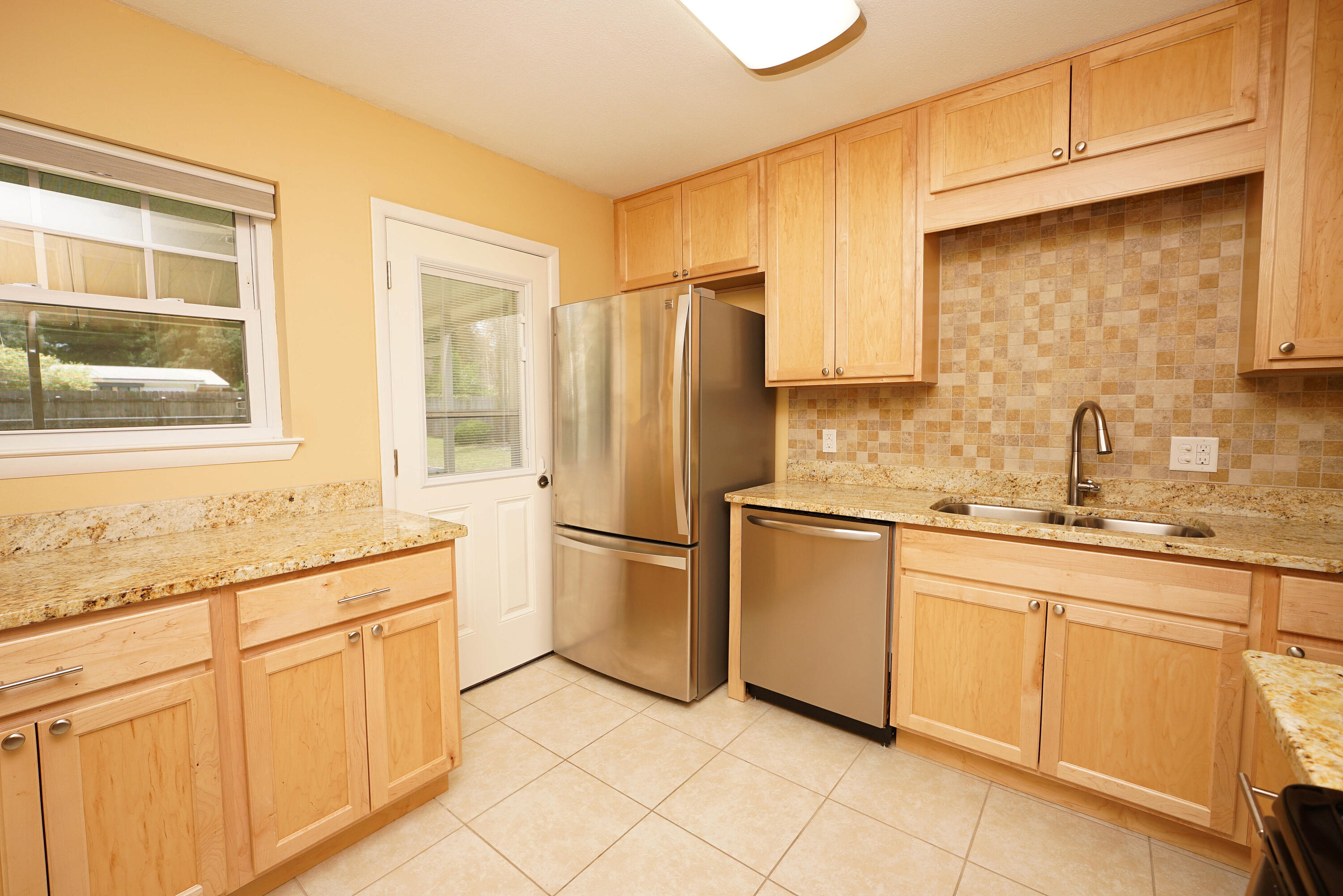 CAROL ANNE MANOR 1ST ADDN - Residential