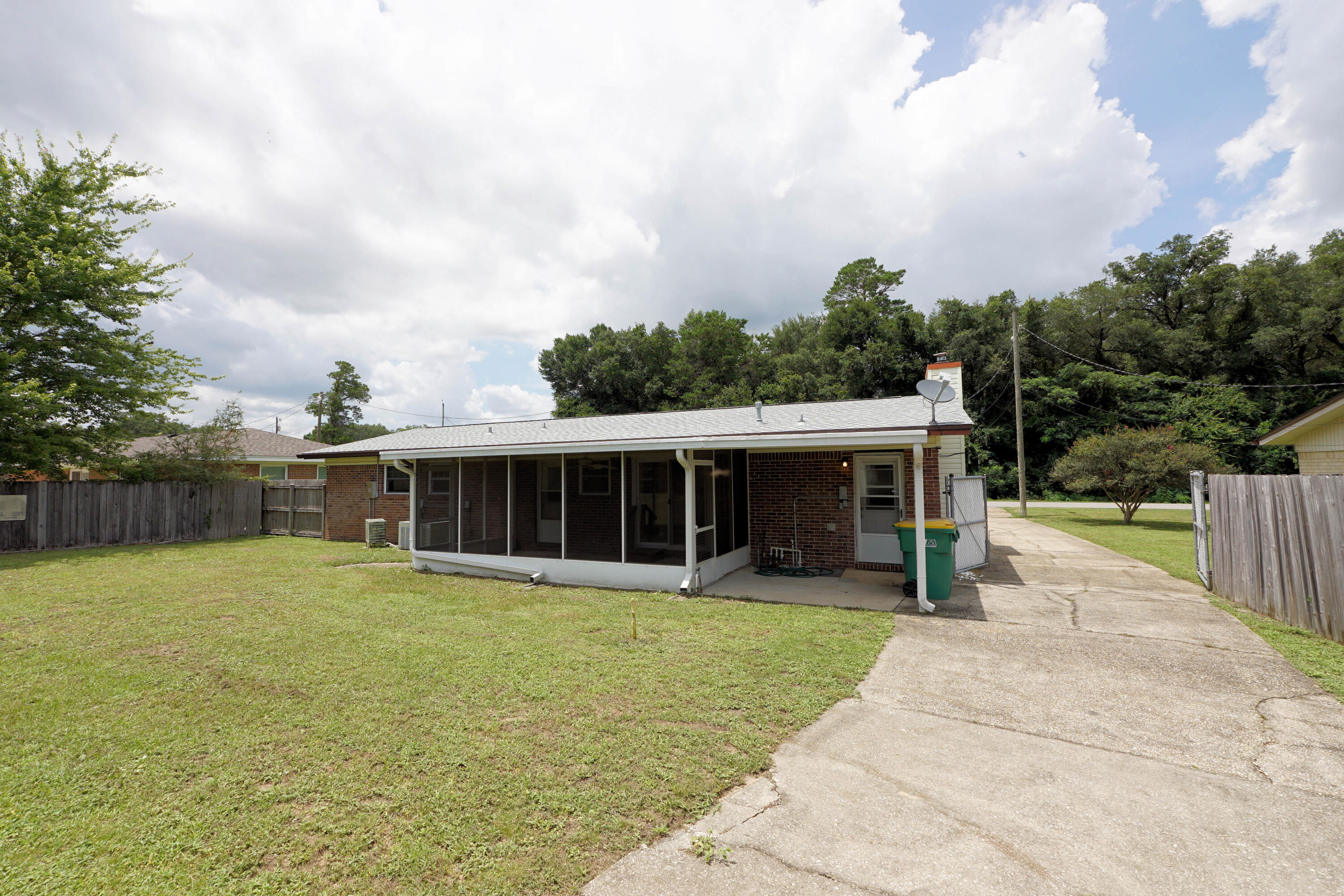CAROL ANNE MANOR 1ST ADDN - Residential