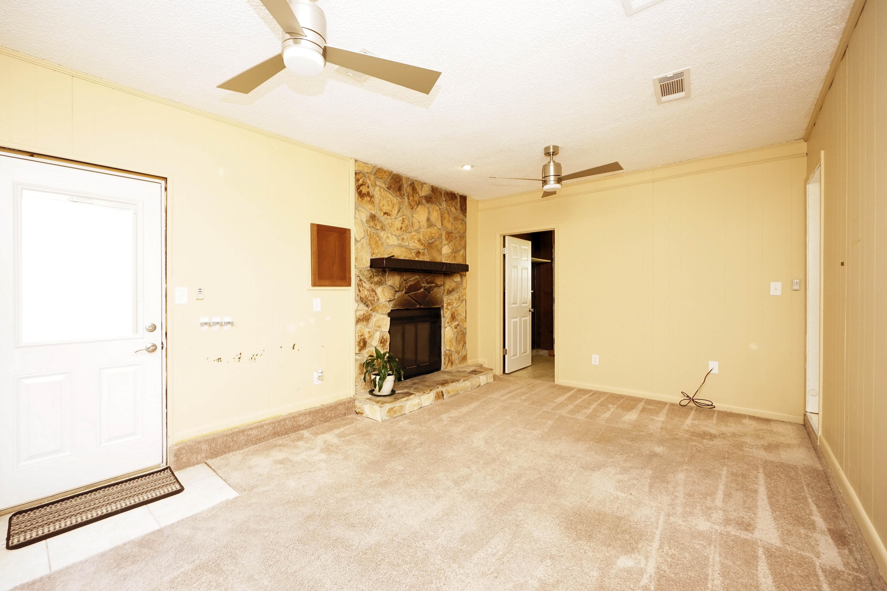 CAROL ANNE MANOR 1ST ADDN - Residential