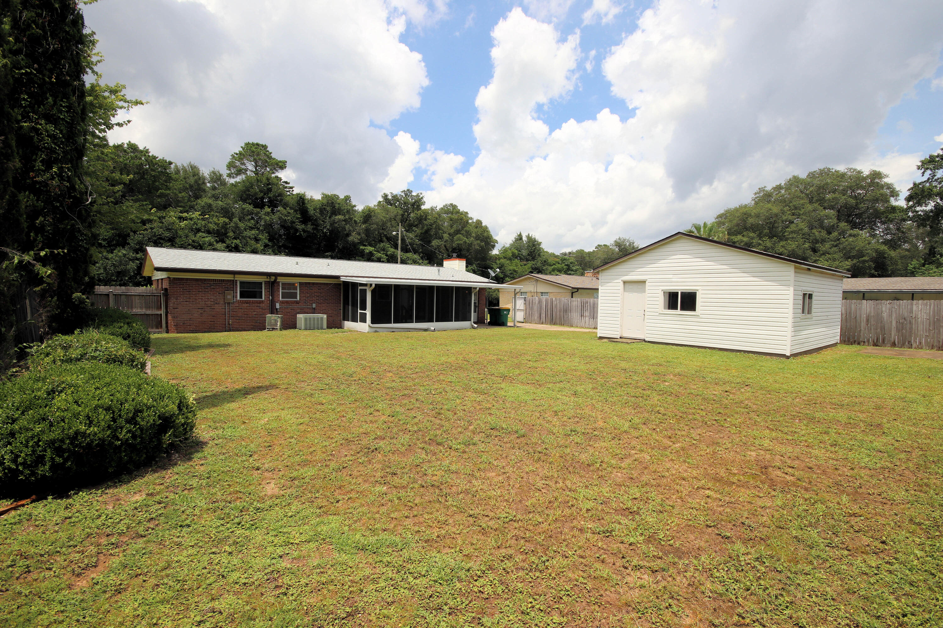 CAROL ANNE MANOR 1ST ADDN - Residential