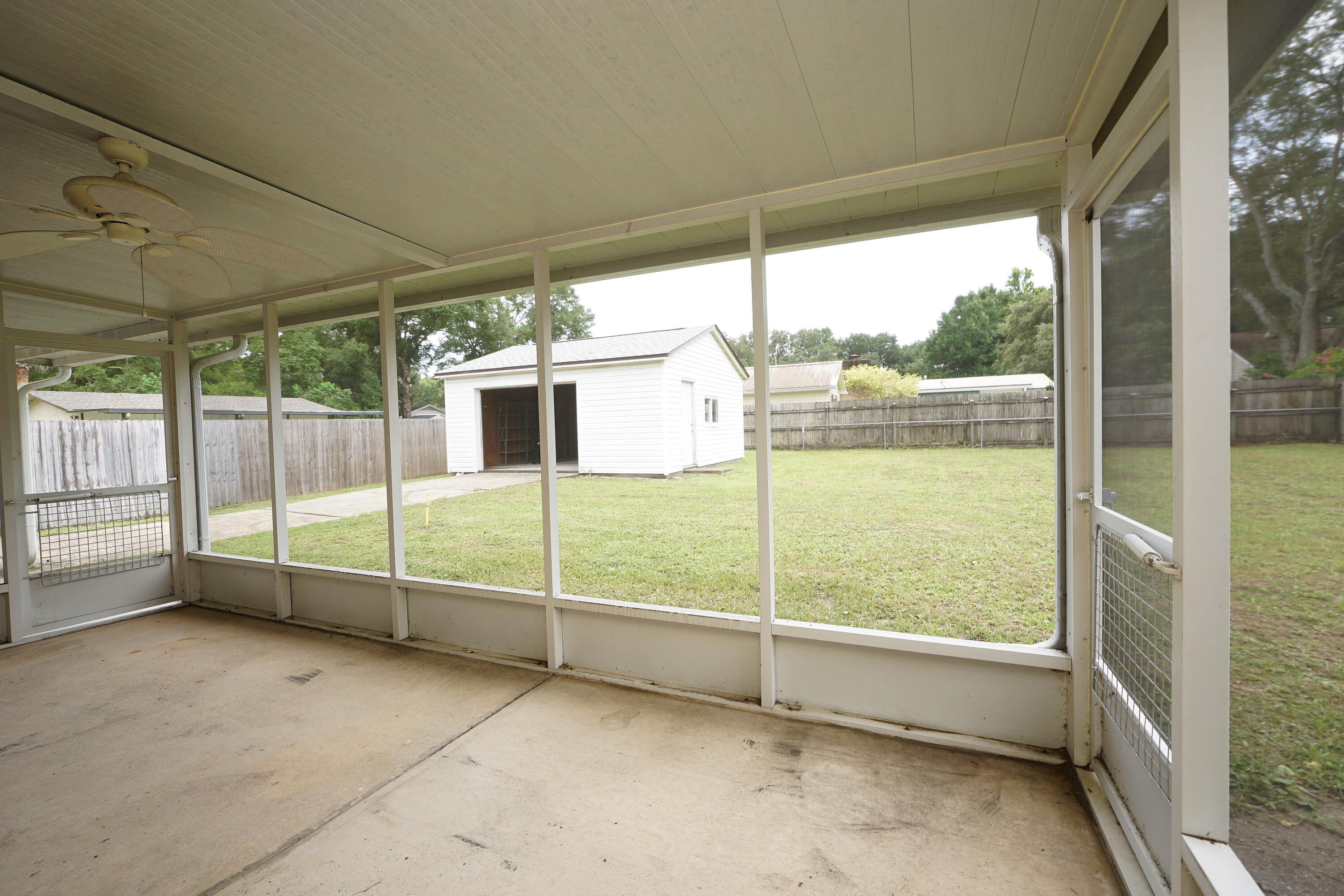 CAROL ANNE MANOR 1ST ADDN - Residential