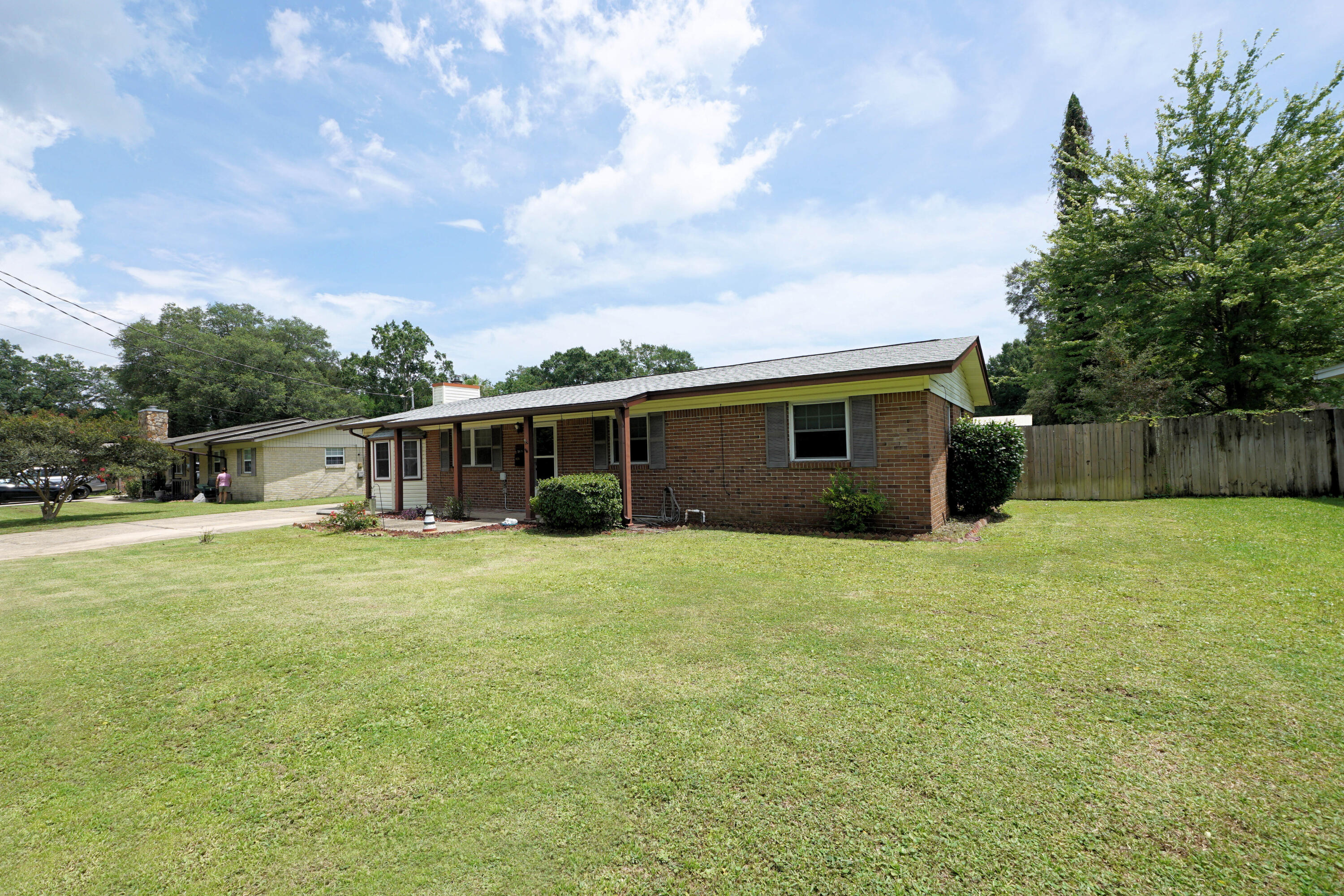 CAROL ANNE MANOR 1ST ADDN - Residential