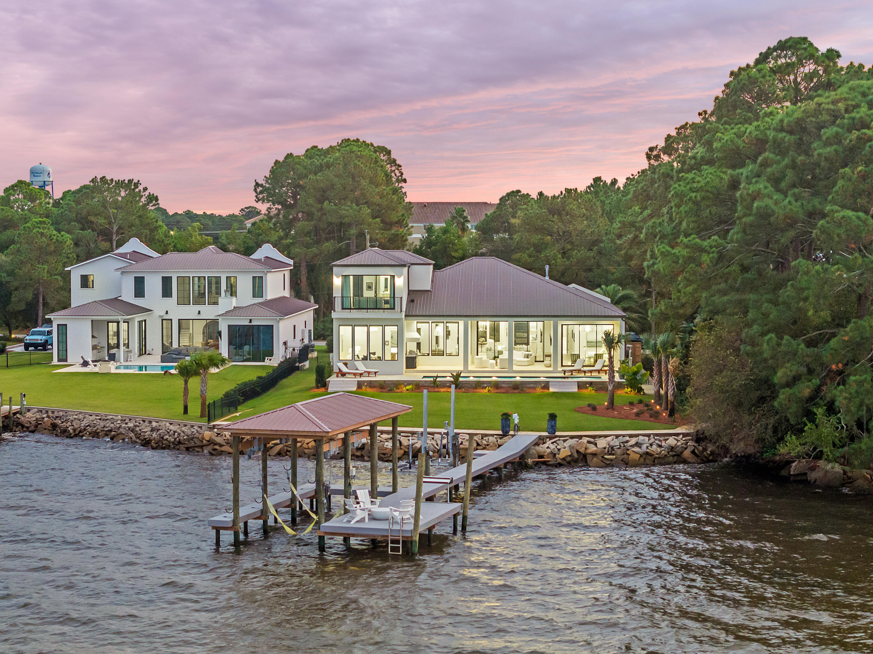 FLAMINGO BEACH - Residential