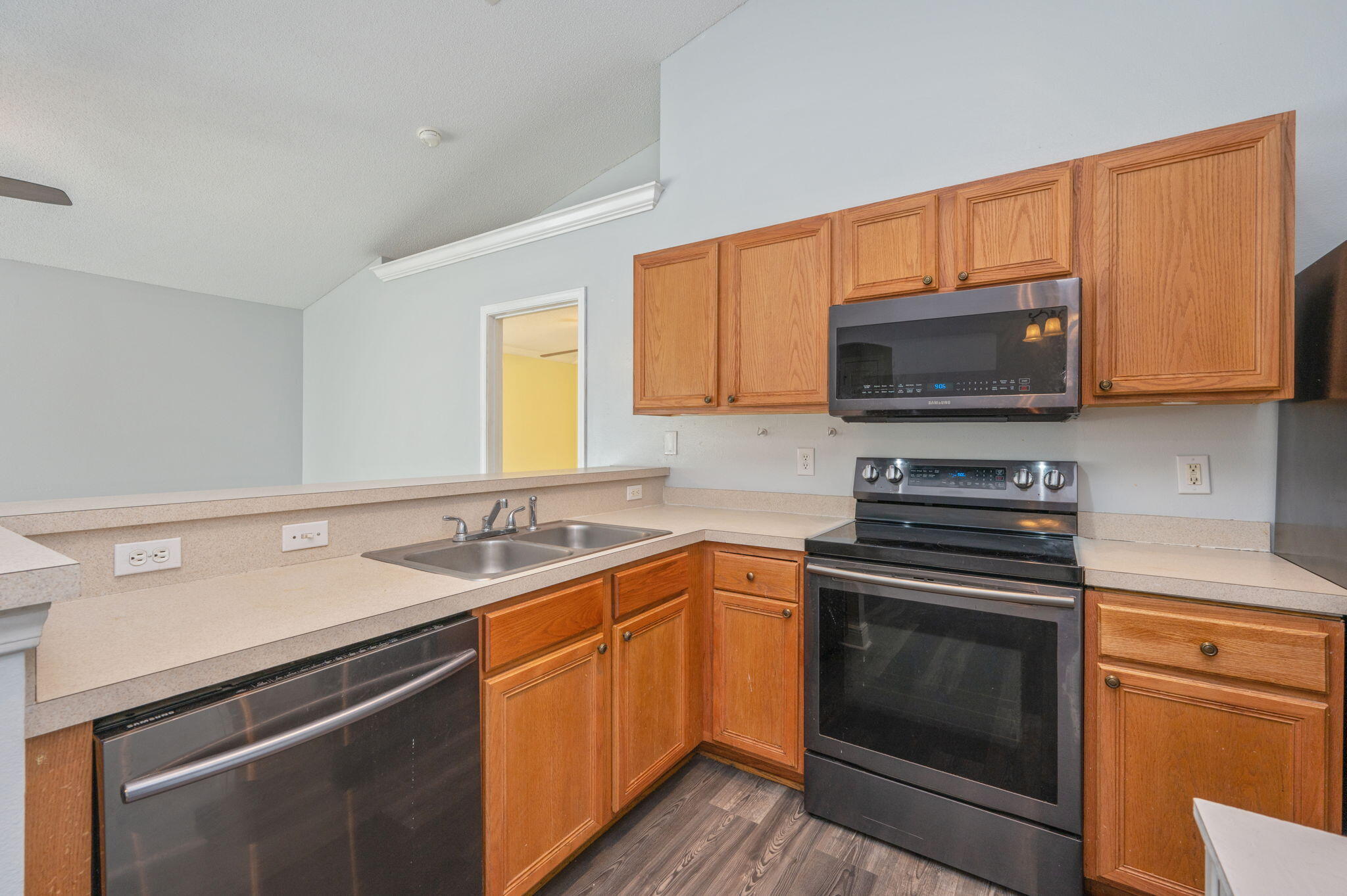 RIDGE CREST PH II - Residential