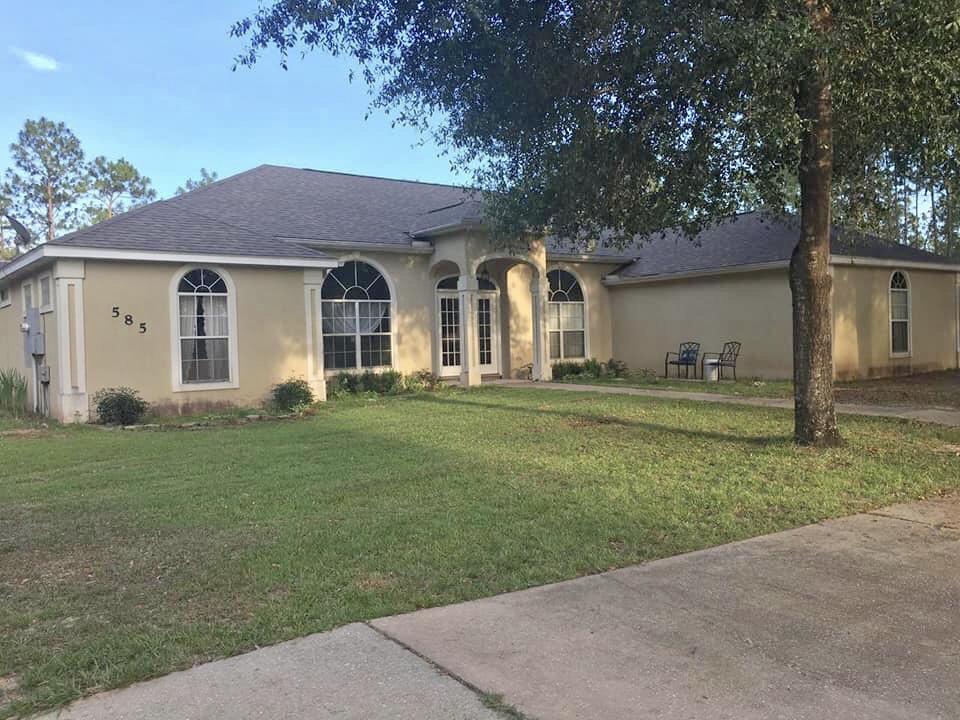 1 Acre with Screened in Pool and renovated kitchen. Comp purposes only. House in need of work.