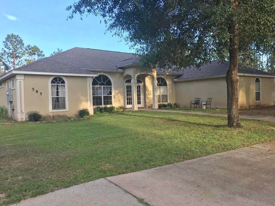 1 Acre with Screened in Pool and renovated kitchen. Comp purposes only. House in need of work.