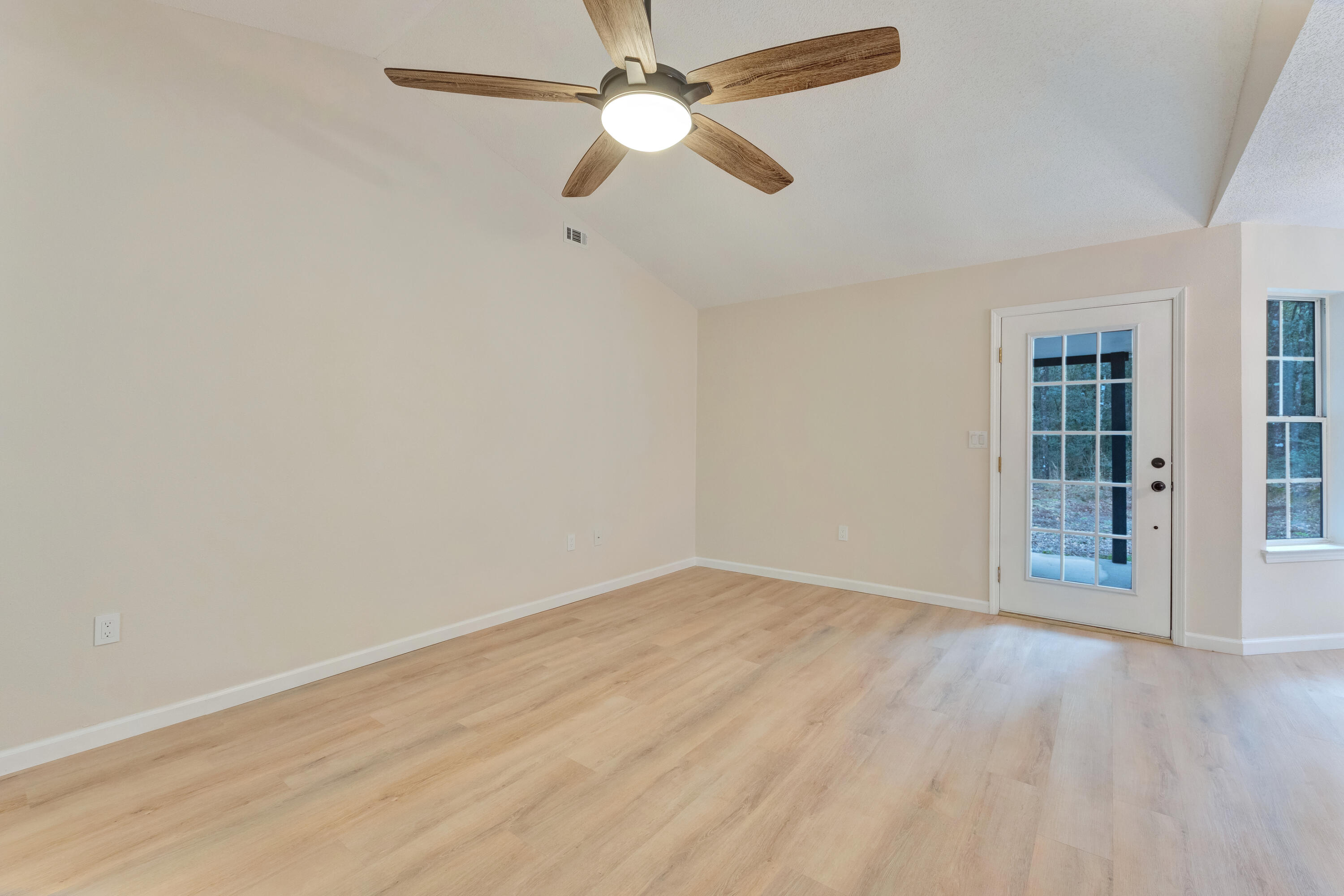 JERNIGAN S/D 2ND ADD LOT 12 BLK D - Residential