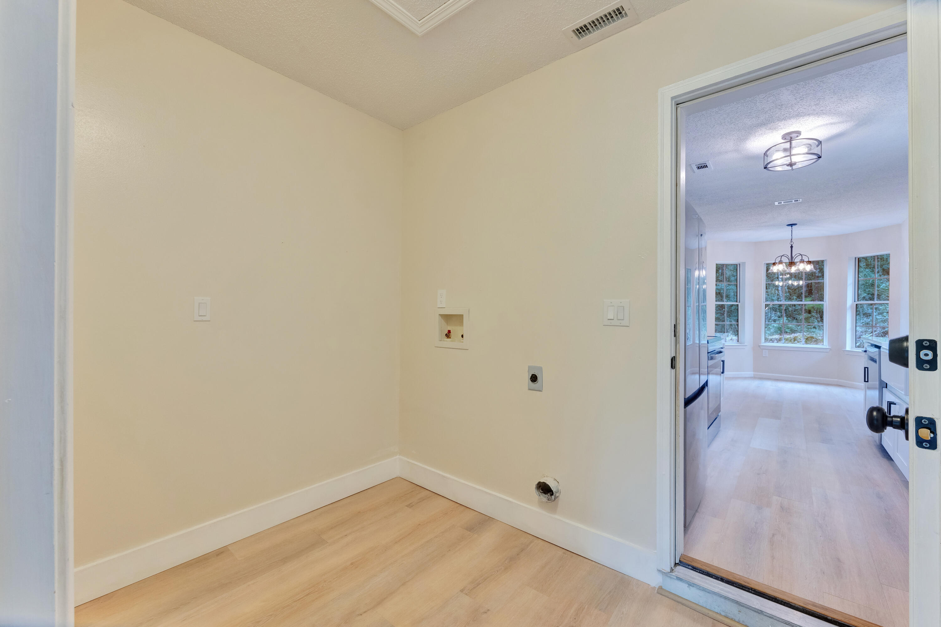 JERNIGAN S/D 2ND ADD LOT 12 BLK D - Residential