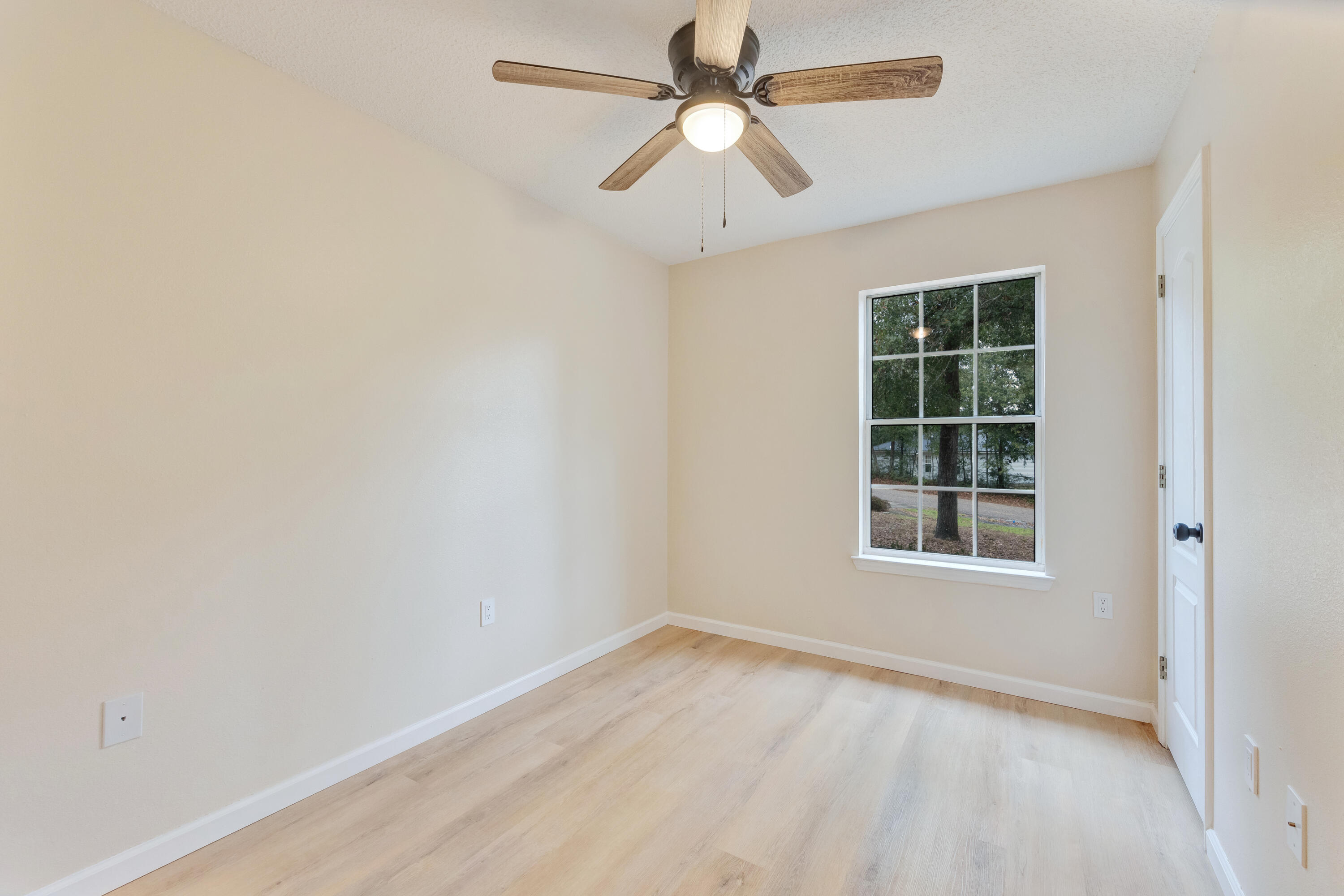 JERNIGAN S/D 2ND ADD LOT 12 BLK D - Residential