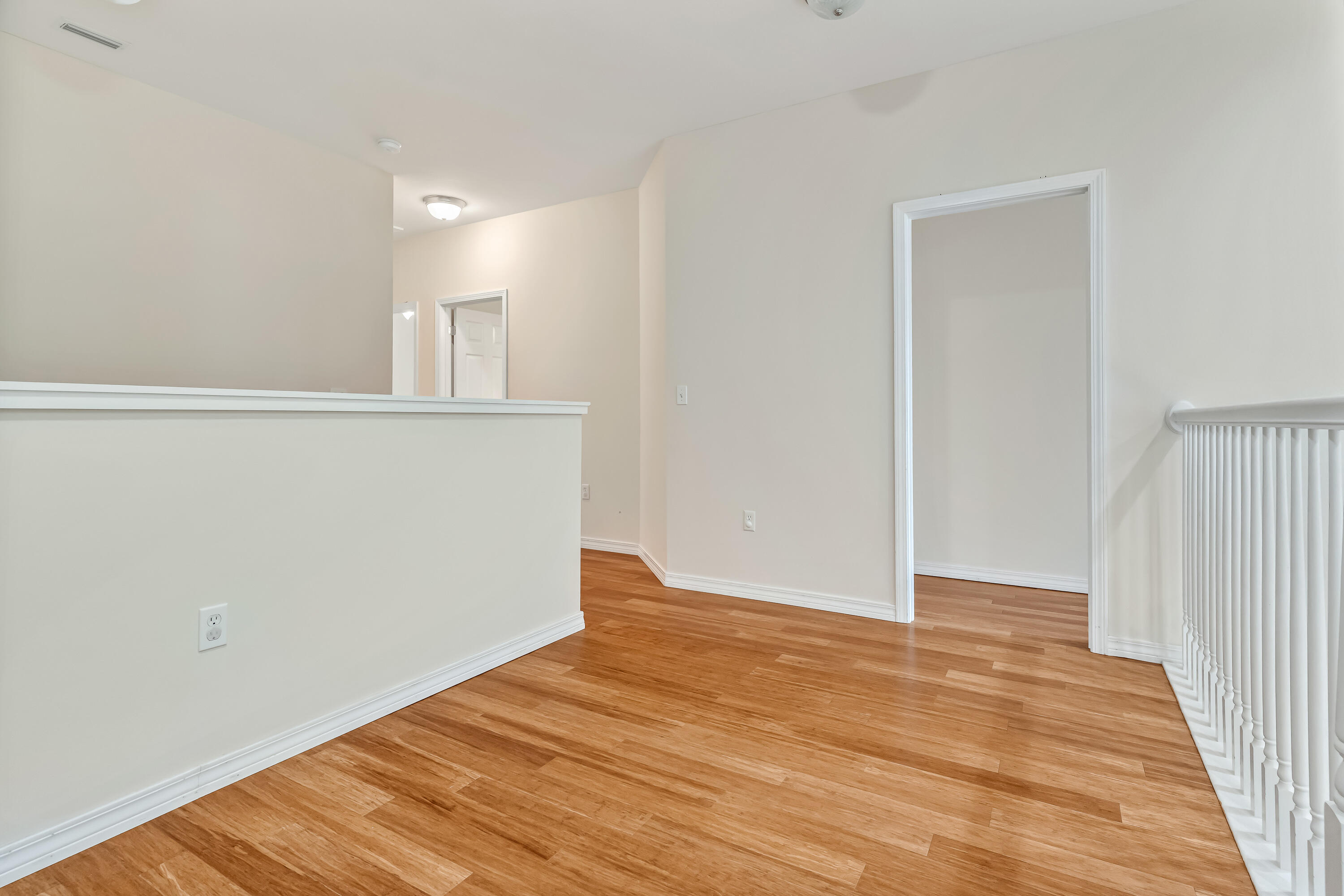 MERIDIAN SQUARE T/H - Residential