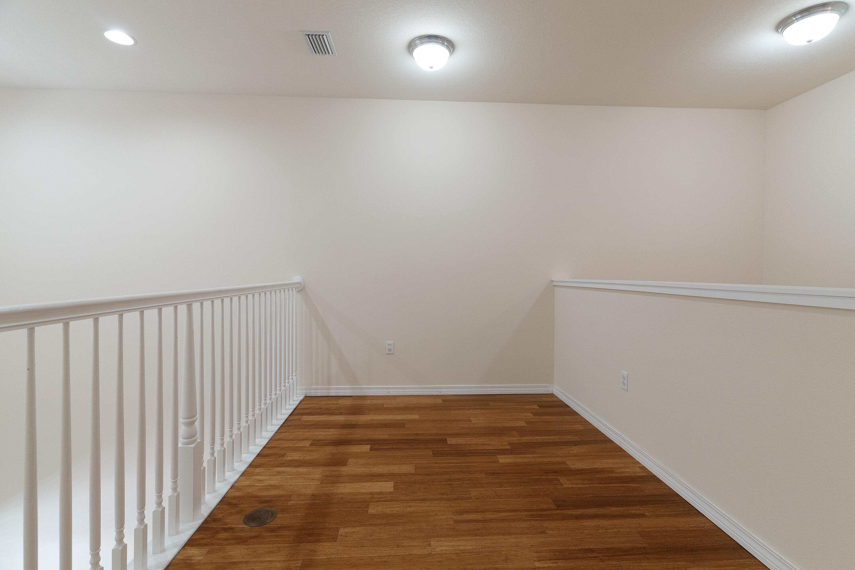 MERIDIAN SQUARE T/H - Residential