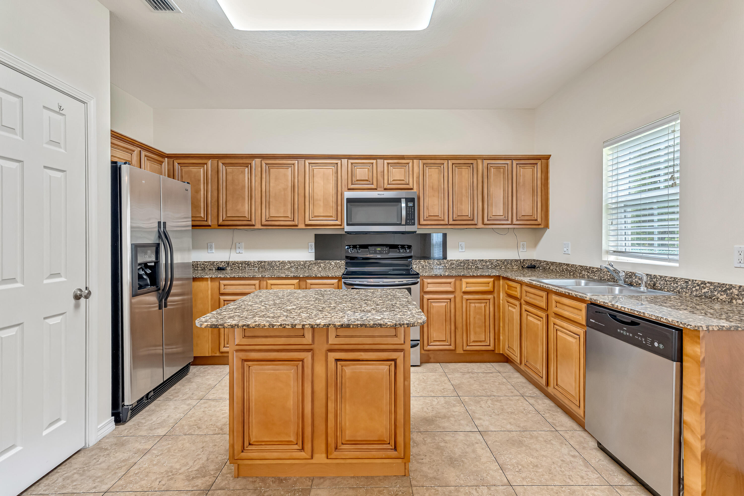 MERIDIAN SQUARE T/H - Residential