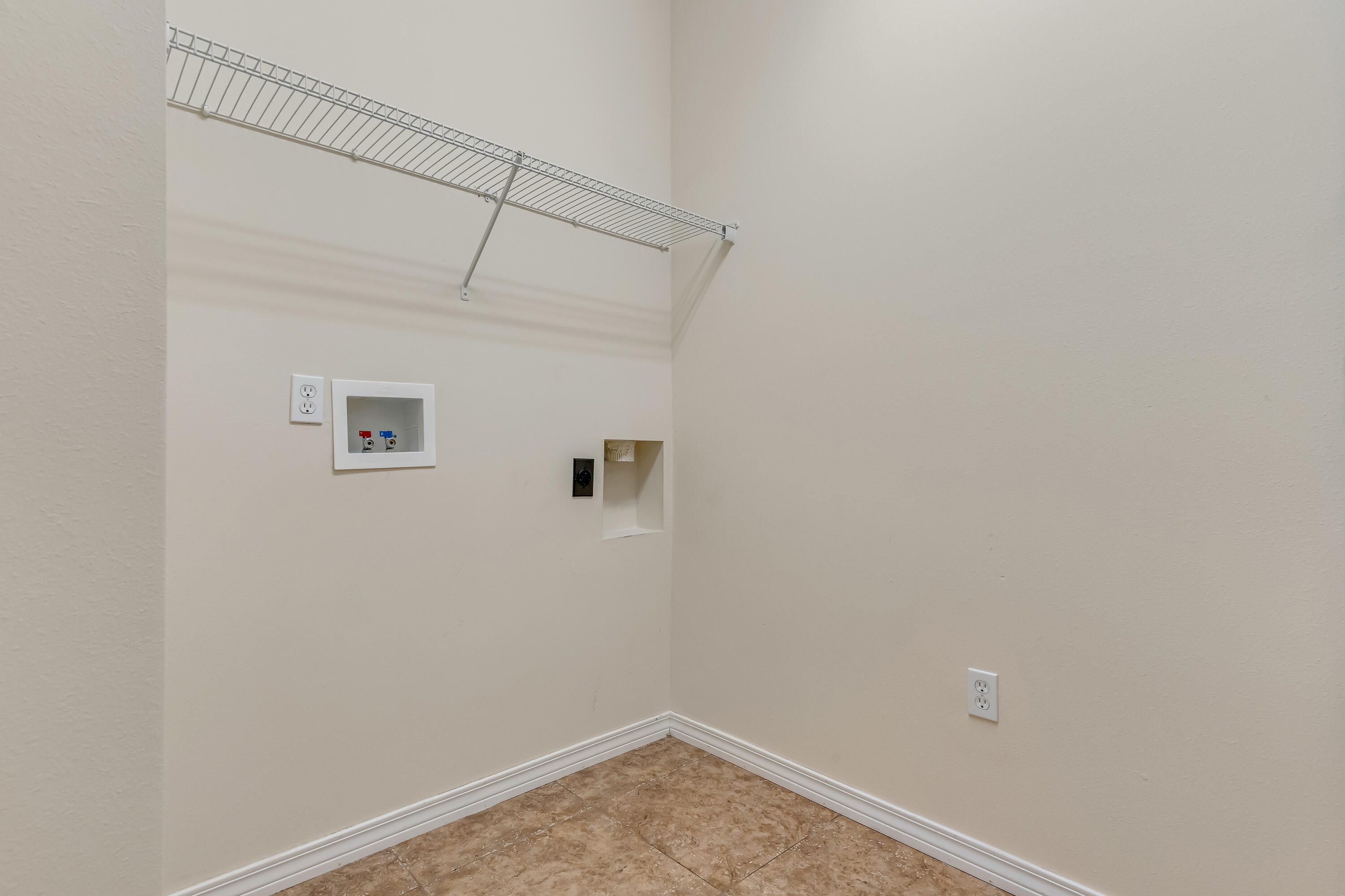 MERIDIAN SQUARE T/H - Residential