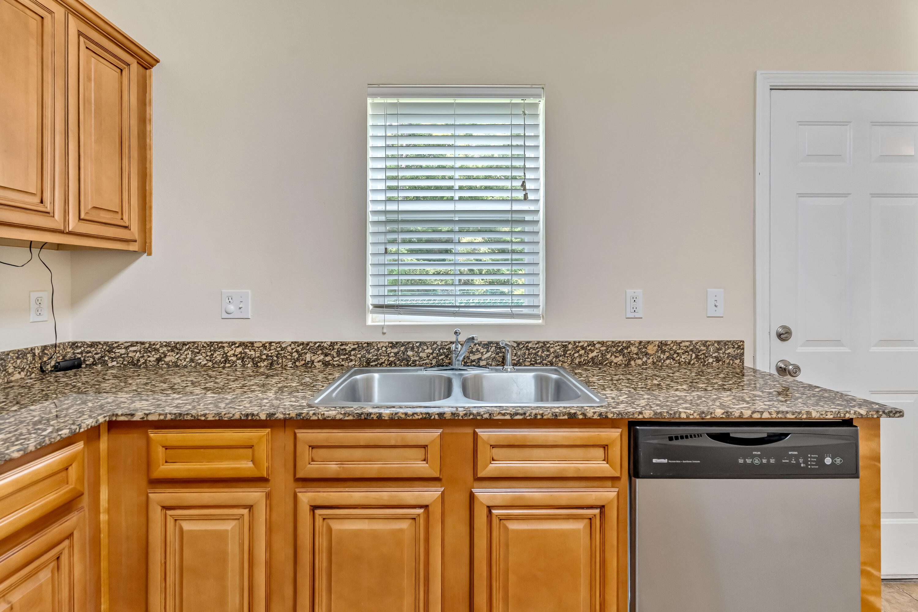 MERIDIAN SQUARE T/H - Residential