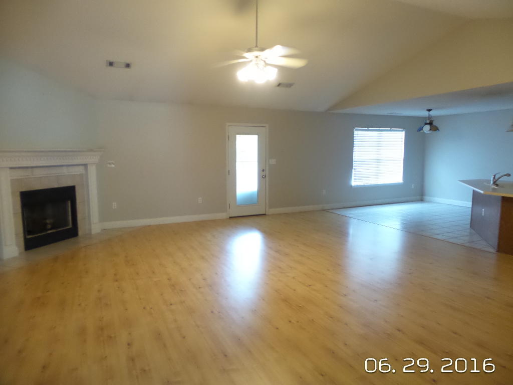 OLD BETHEL ESTATES PH I - Residential Lease