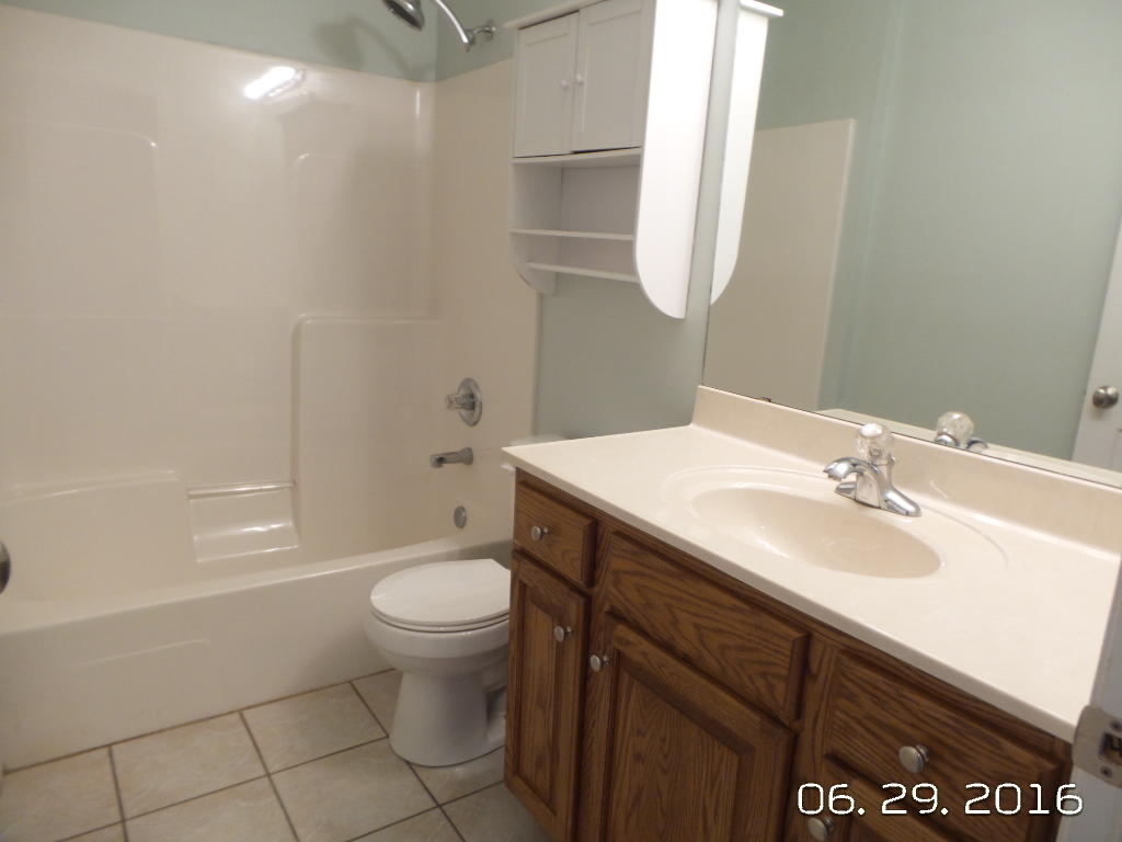 OLD BETHEL ESTATES PH I - Residential Lease