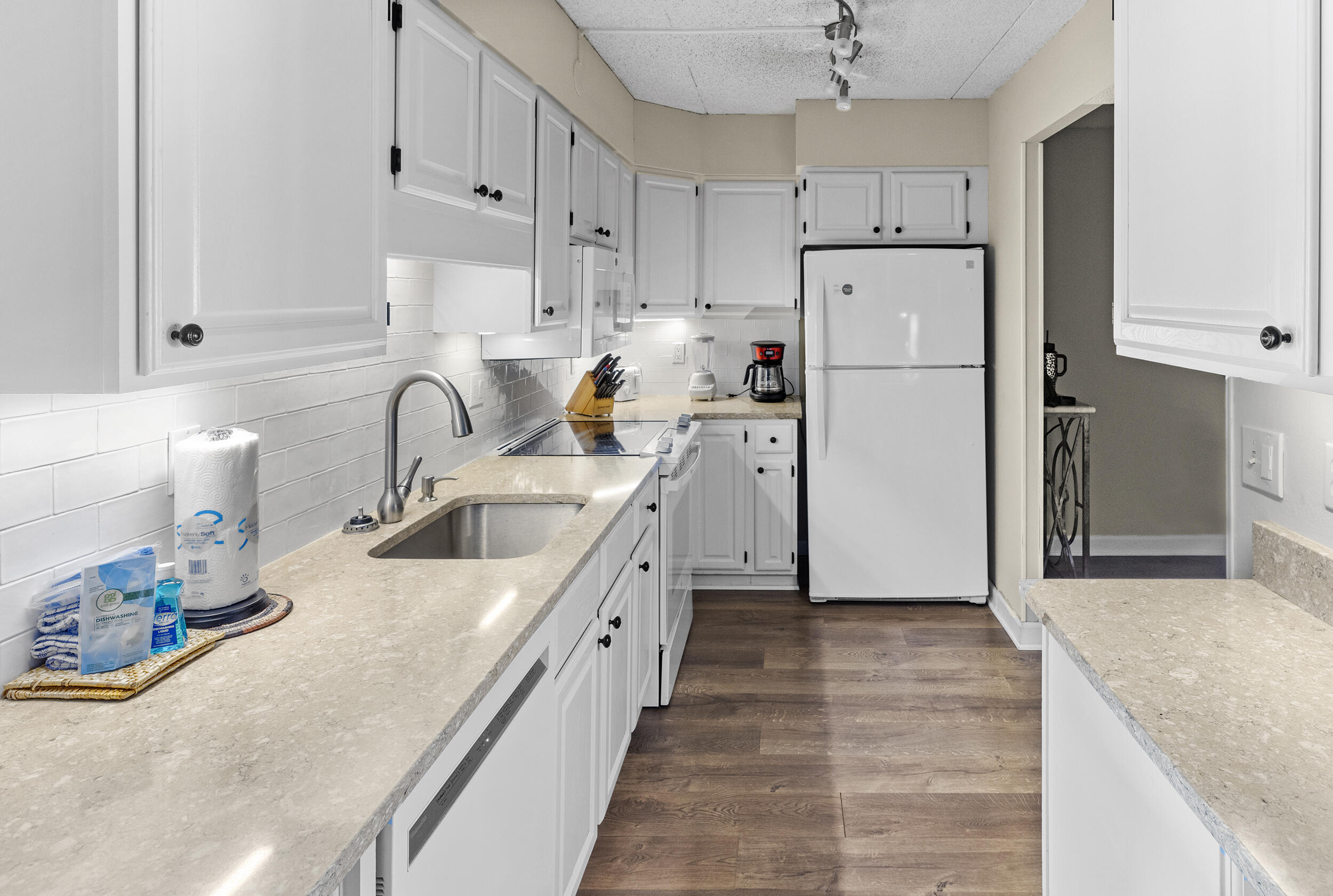 ISLAND ECHO CONDO Unit 6-E - Residential