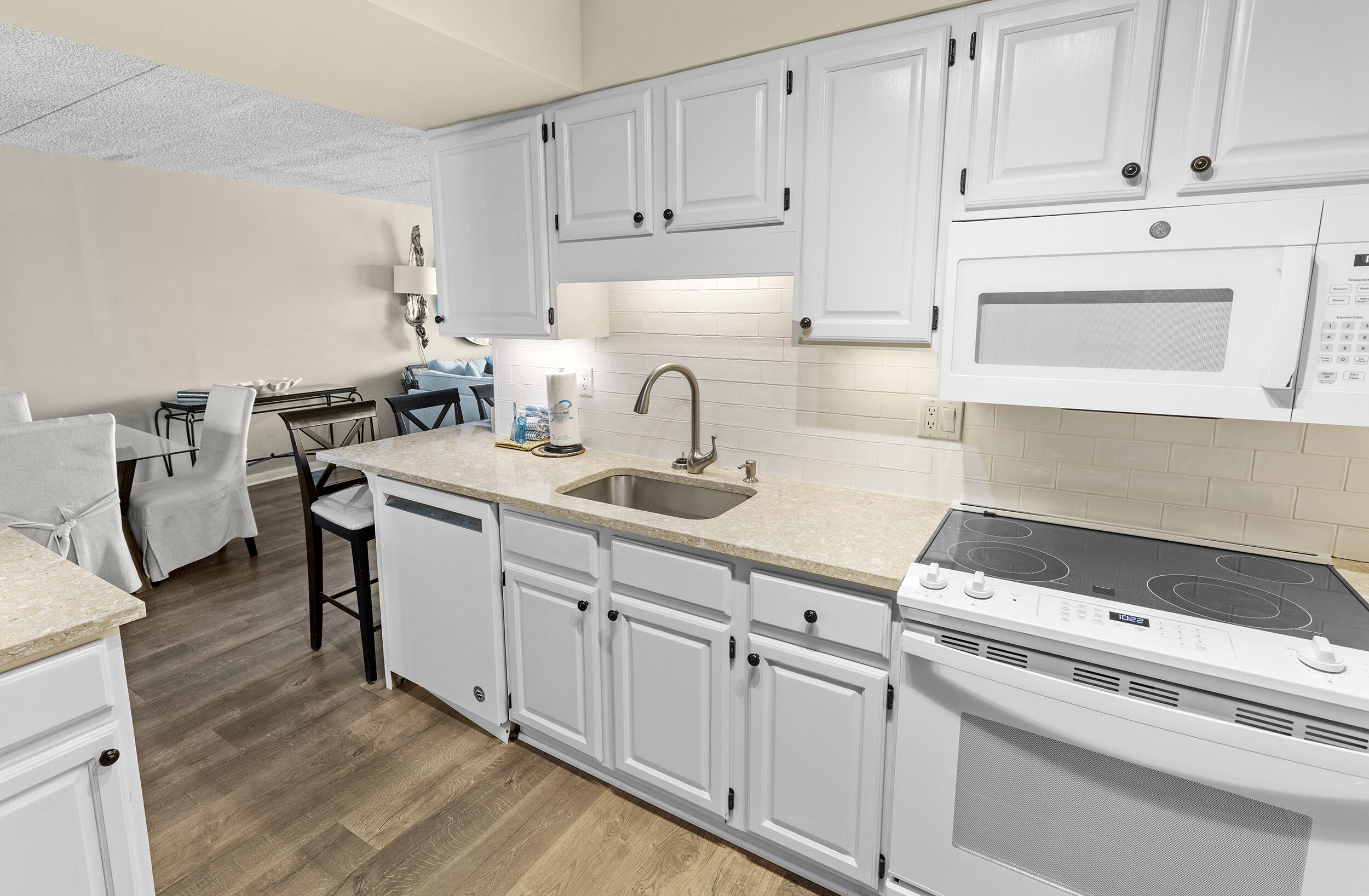 ISLAND ECHO CONDO Unit 6-E - Residential