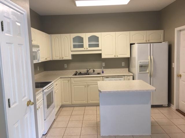 REFLECTIONS AT BLUEWATER BAY T/H - Residential Lease