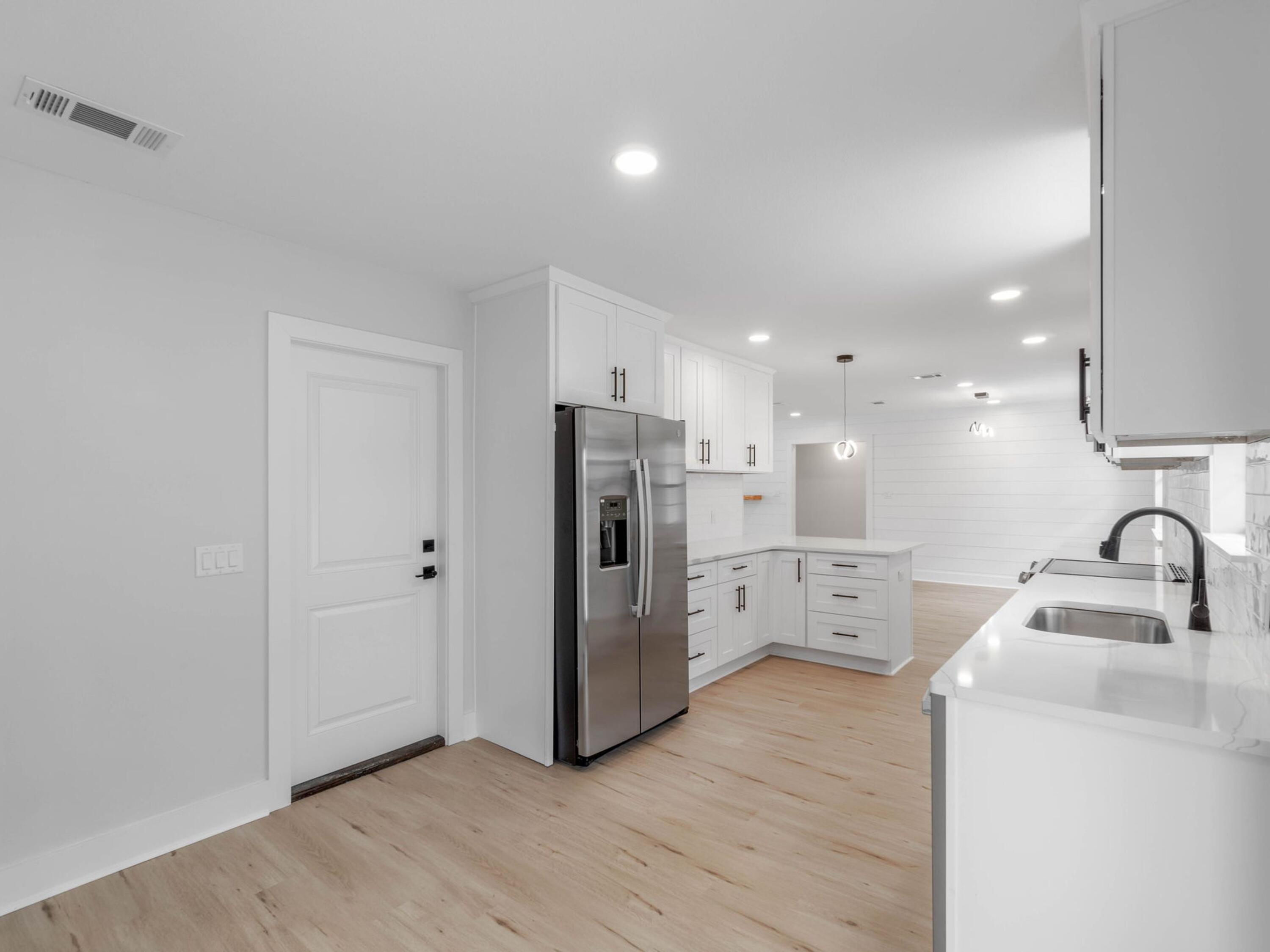 SEA HILLS 1ST - Residential