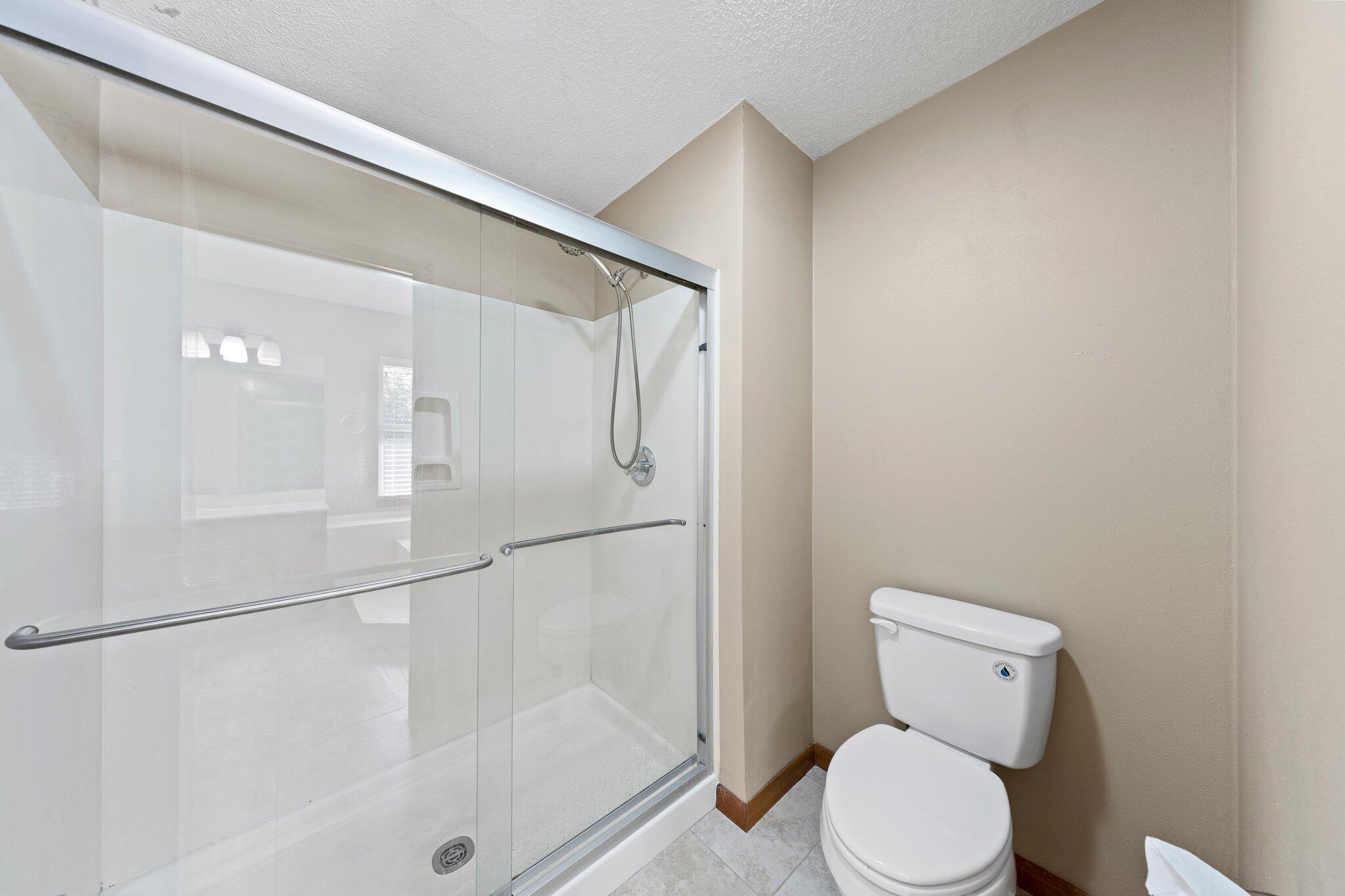 ROCKY BAYOU COUNTRY CLUB ESTATES 8 - Residential Lease