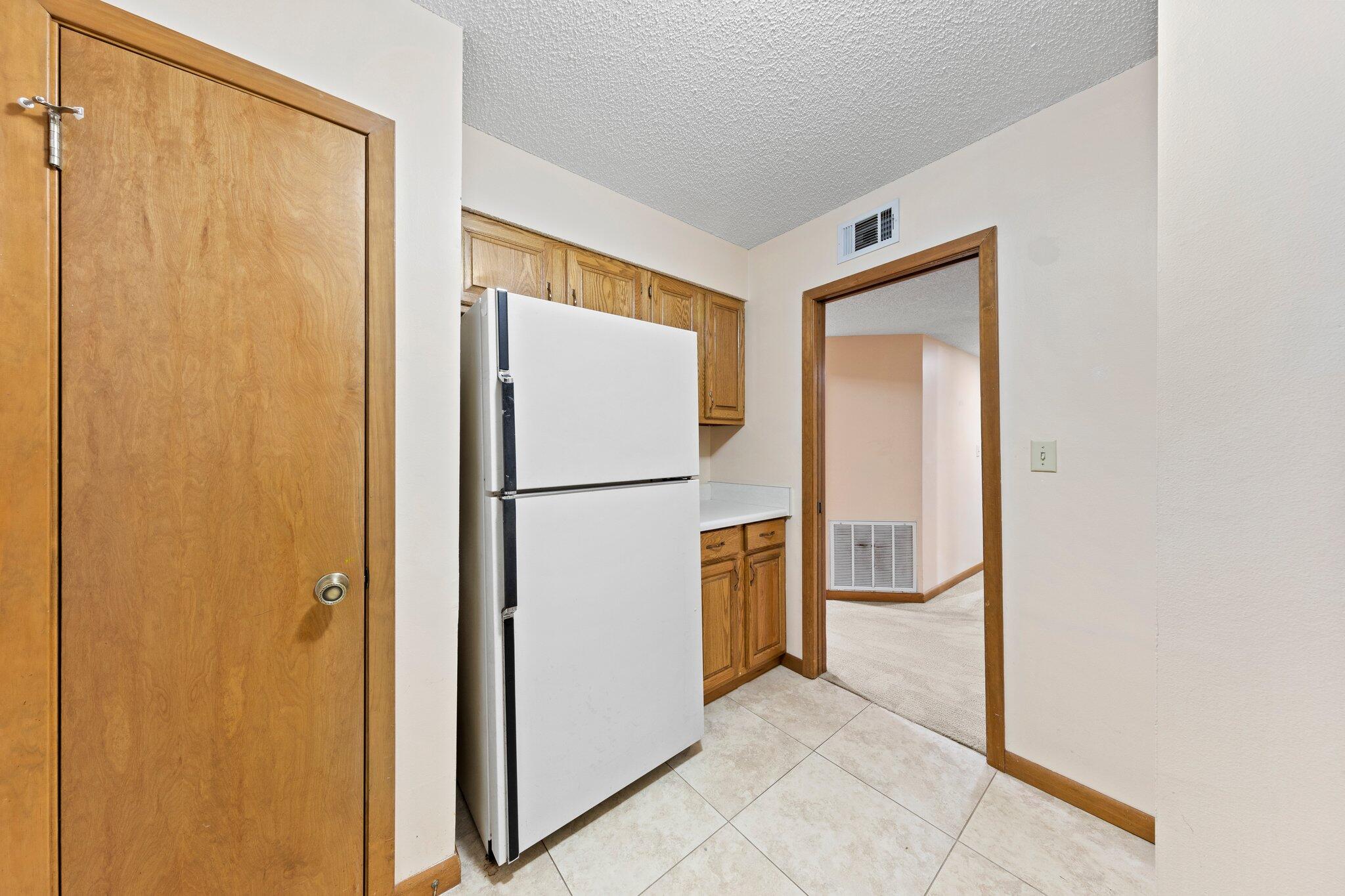 ROCKY BAYOU COUNTRY CLUB ESTATES 8 - Residential Lease