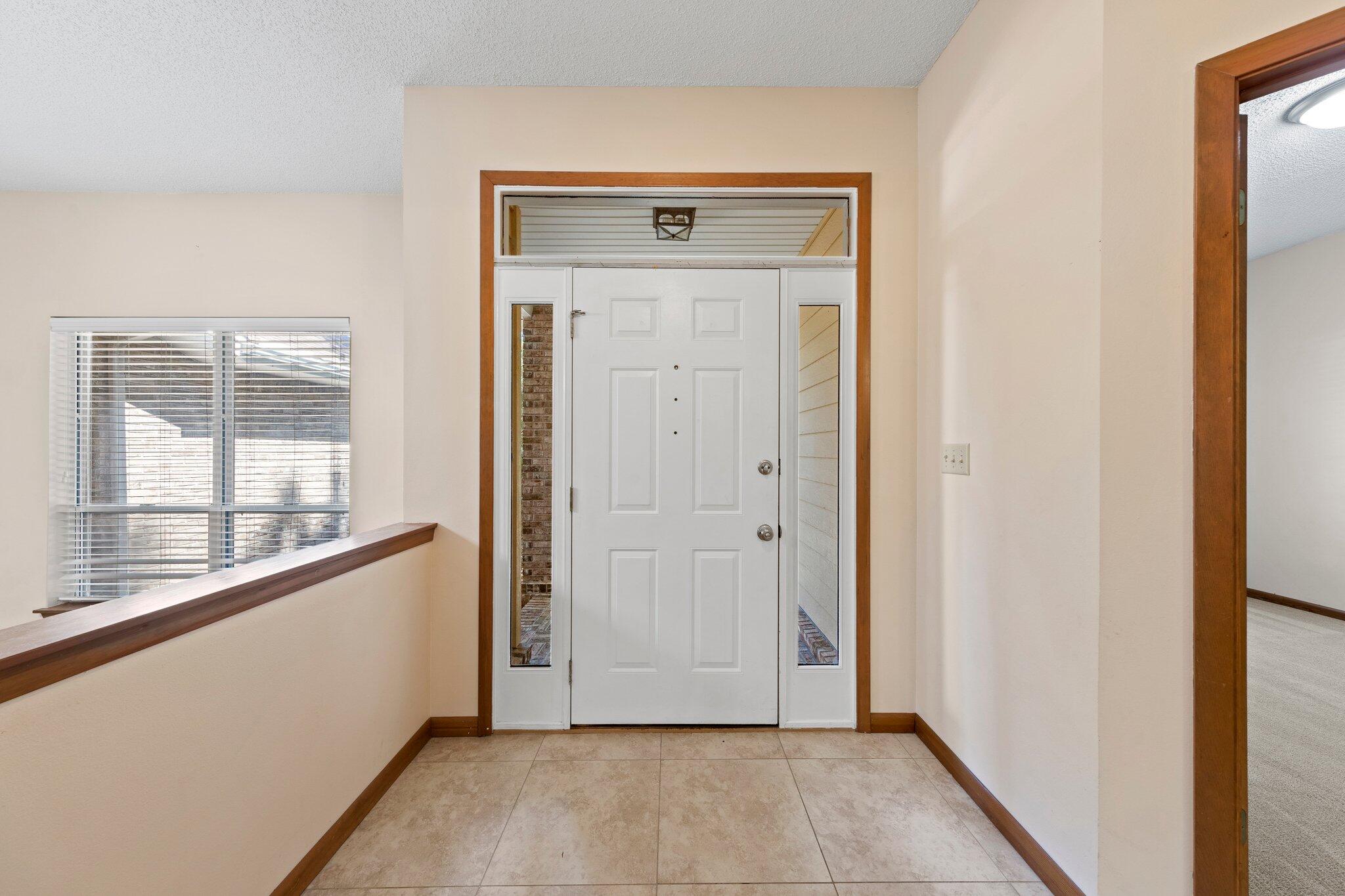 ROCKY BAYOU COUNTRY CLUB ESTATES 8 - Residential Lease