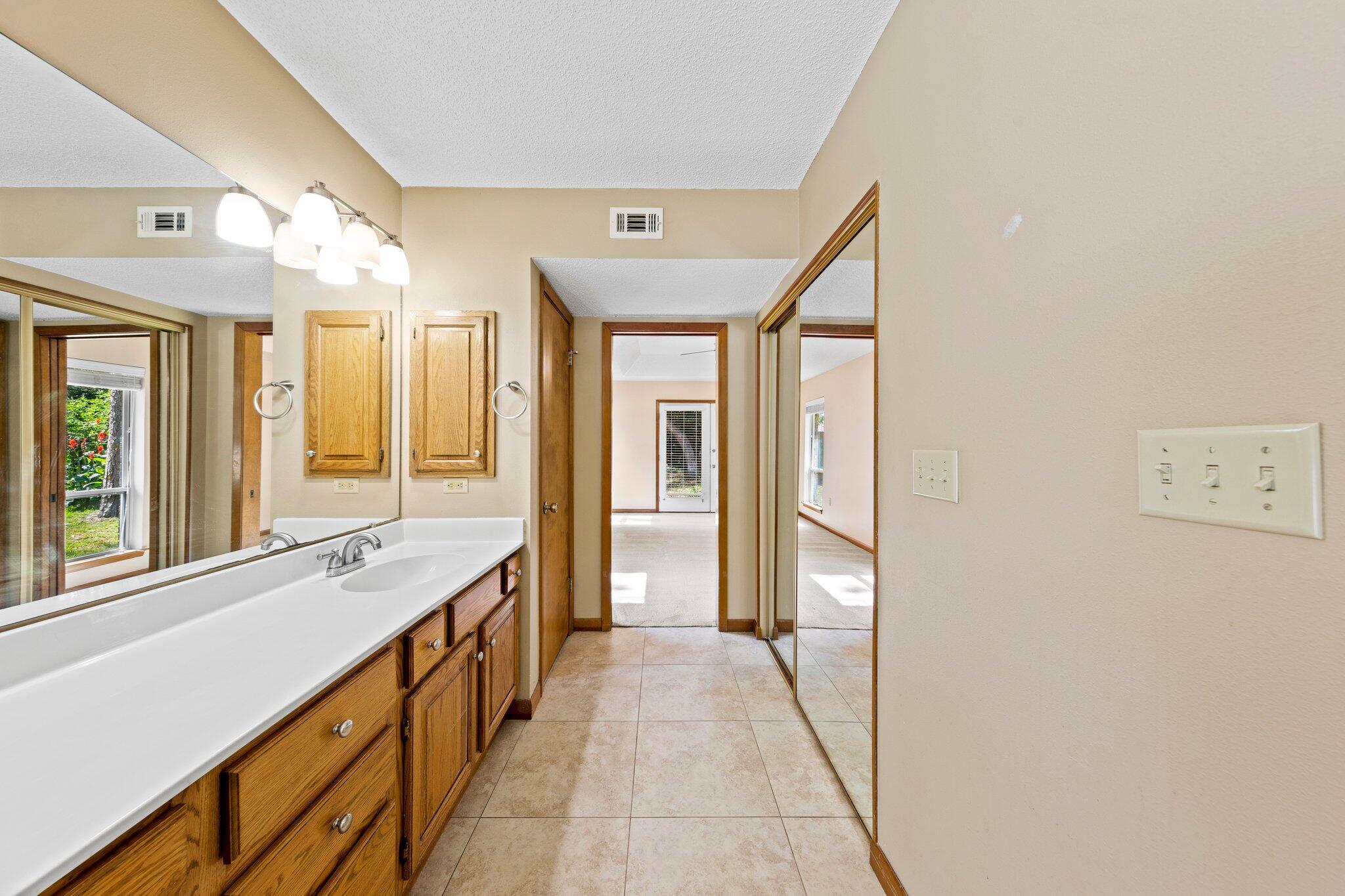 ROCKY BAYOU COUNTRY CLUB ESTATES 8 - Residential Lease