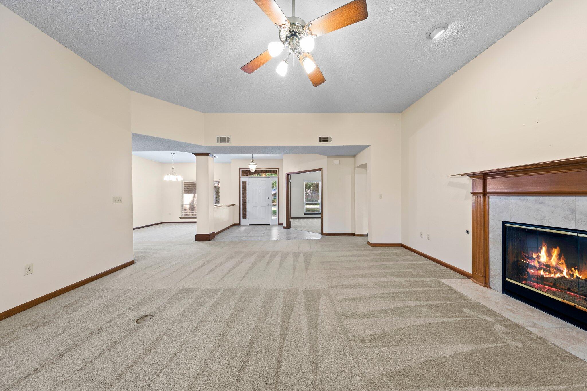 ROCKY BAYOU COUNTRY CLUB ESTATES 8 - Residential Lease