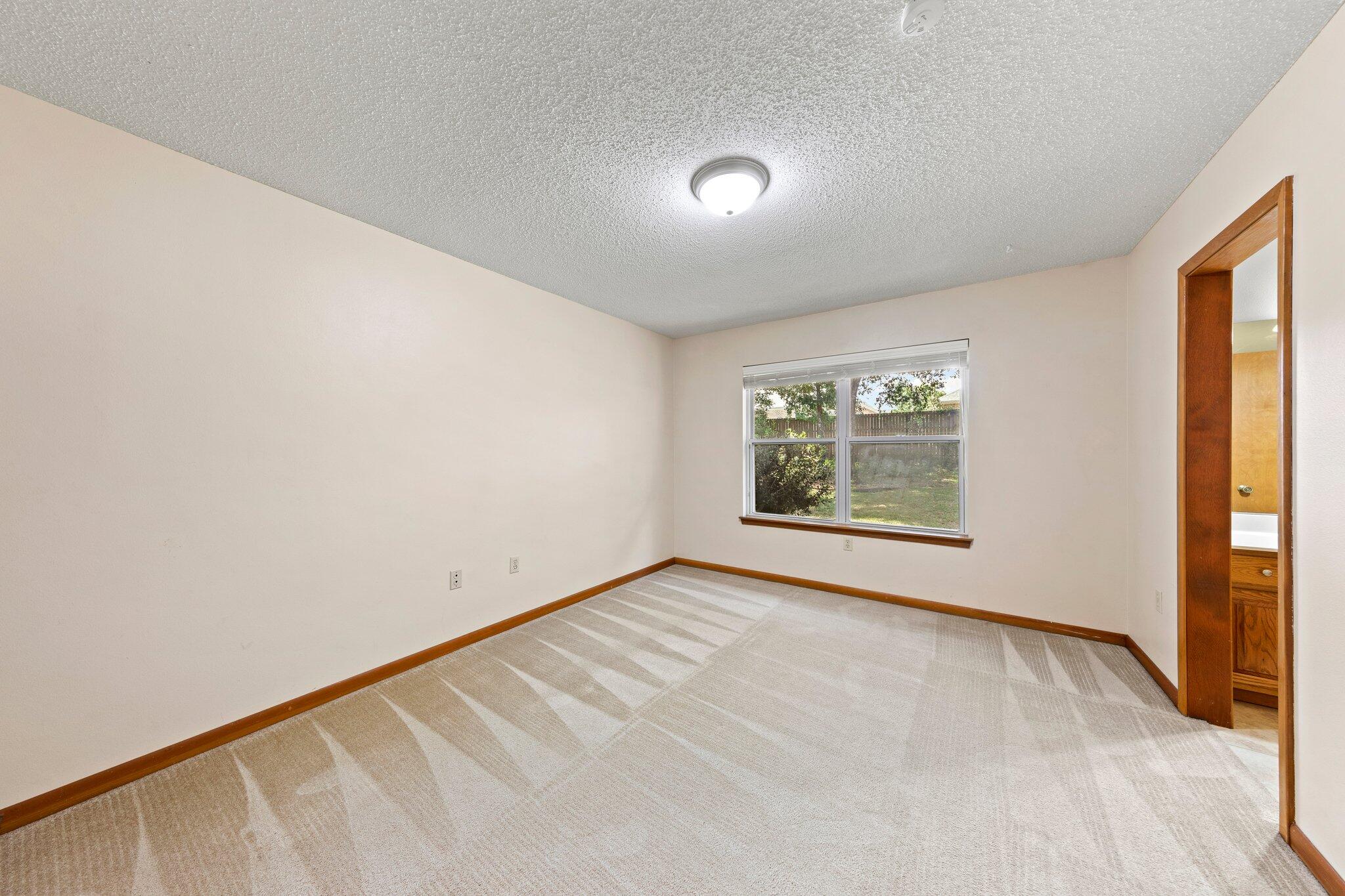 ROCKY BAYOU COUNTRY CLUB ESTATES 8 - Residential Lease