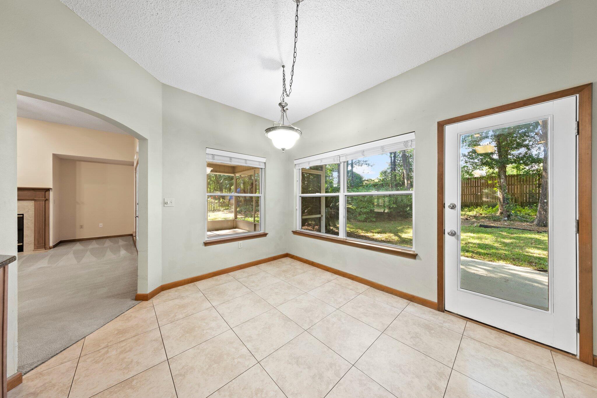 ROCKY BAYOU COUNTRY CLUB ESTATES 8 - Residential Lease