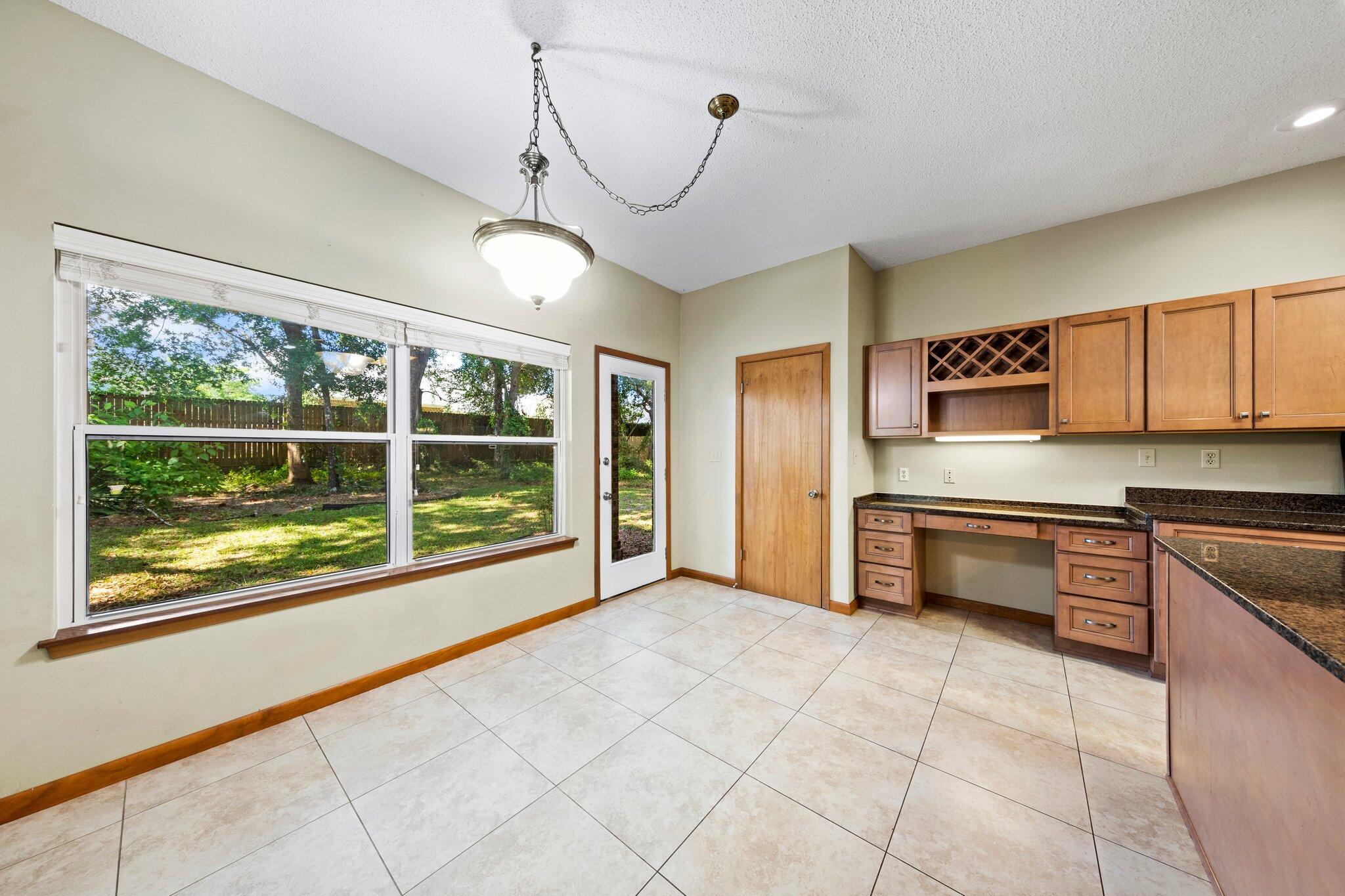 ROCKY BAYOU COUNTRY CLUB ESTATES 8 - Residential Lease