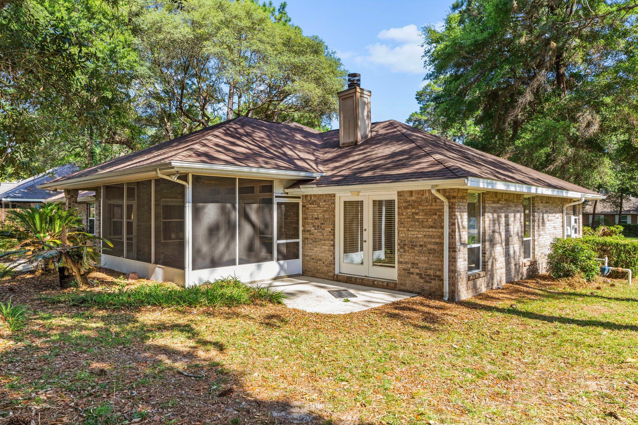 ROCKY BAYOU COUNTRY CLUB ESTATES 8 - Residential Lease