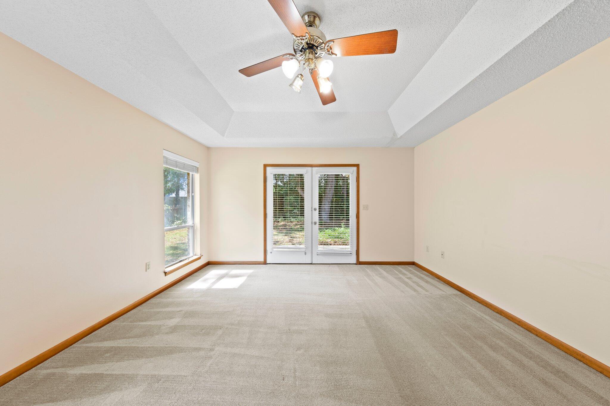 ROCKY BAYOU COUNTRY CLUB ESTATES 8 - Residential Lease