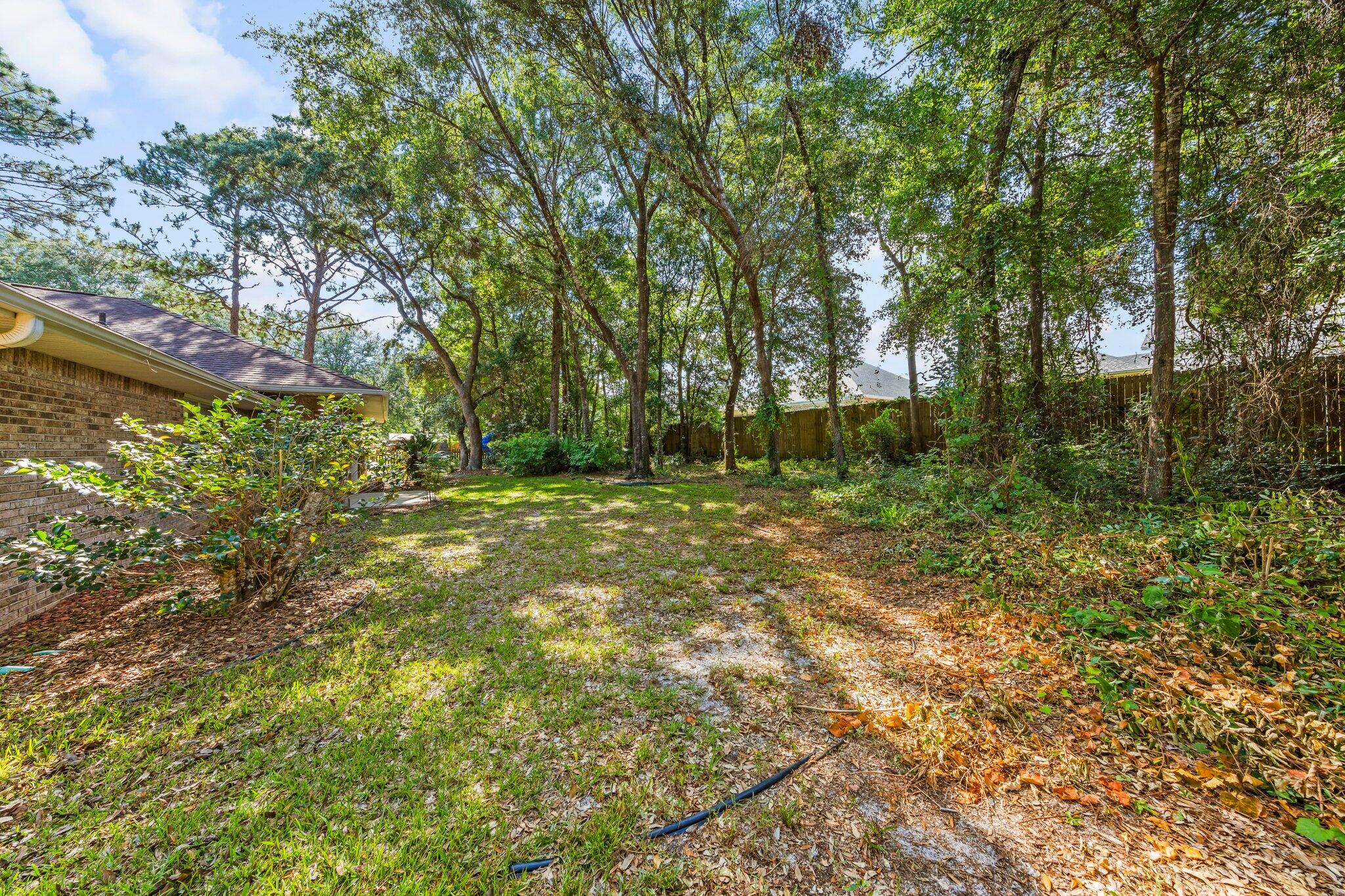 ROCKY BAYOU COUNTRY CLUB ESTATES 8 - Residential Lease