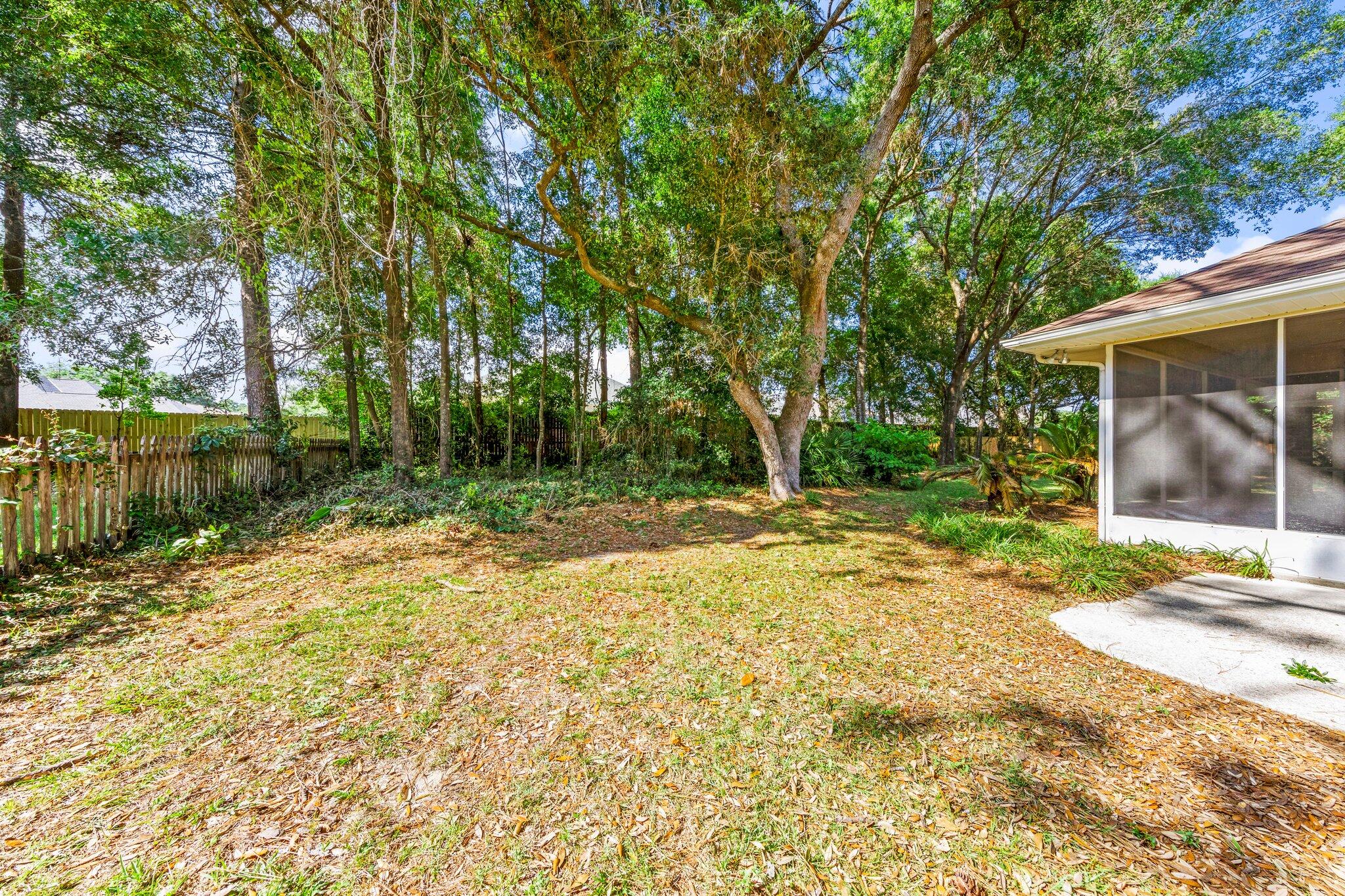 ROCKY BAYOU COUNTRY CLUB ESTATES 8 - Residential Lease