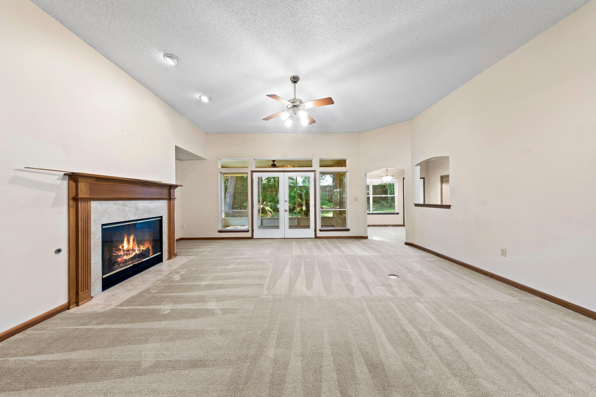 ROCKY BAYOU COUNTRY CLUB ESTATES 8 - Residential Lease