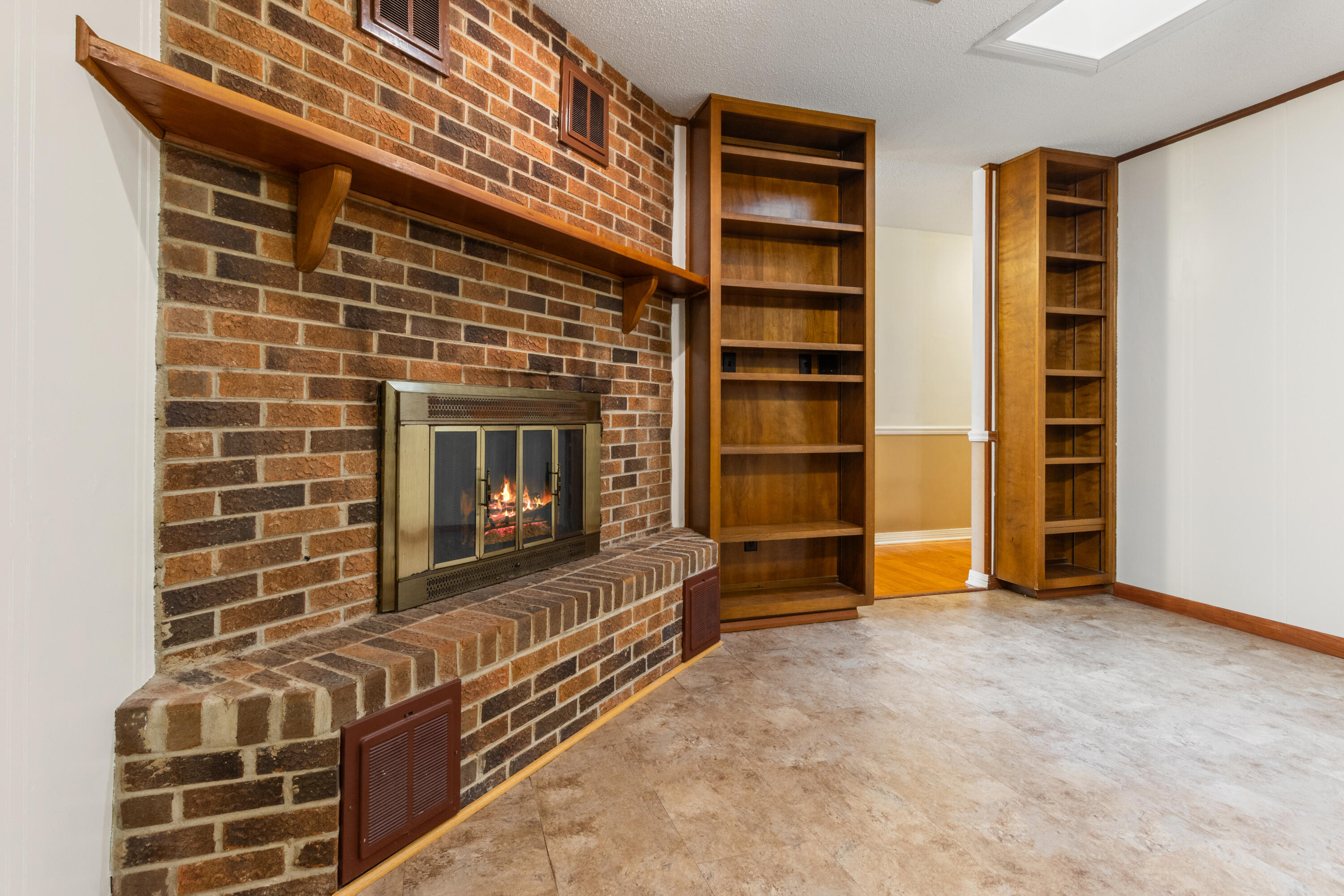 DONLABROOK GARDYNS - Residential