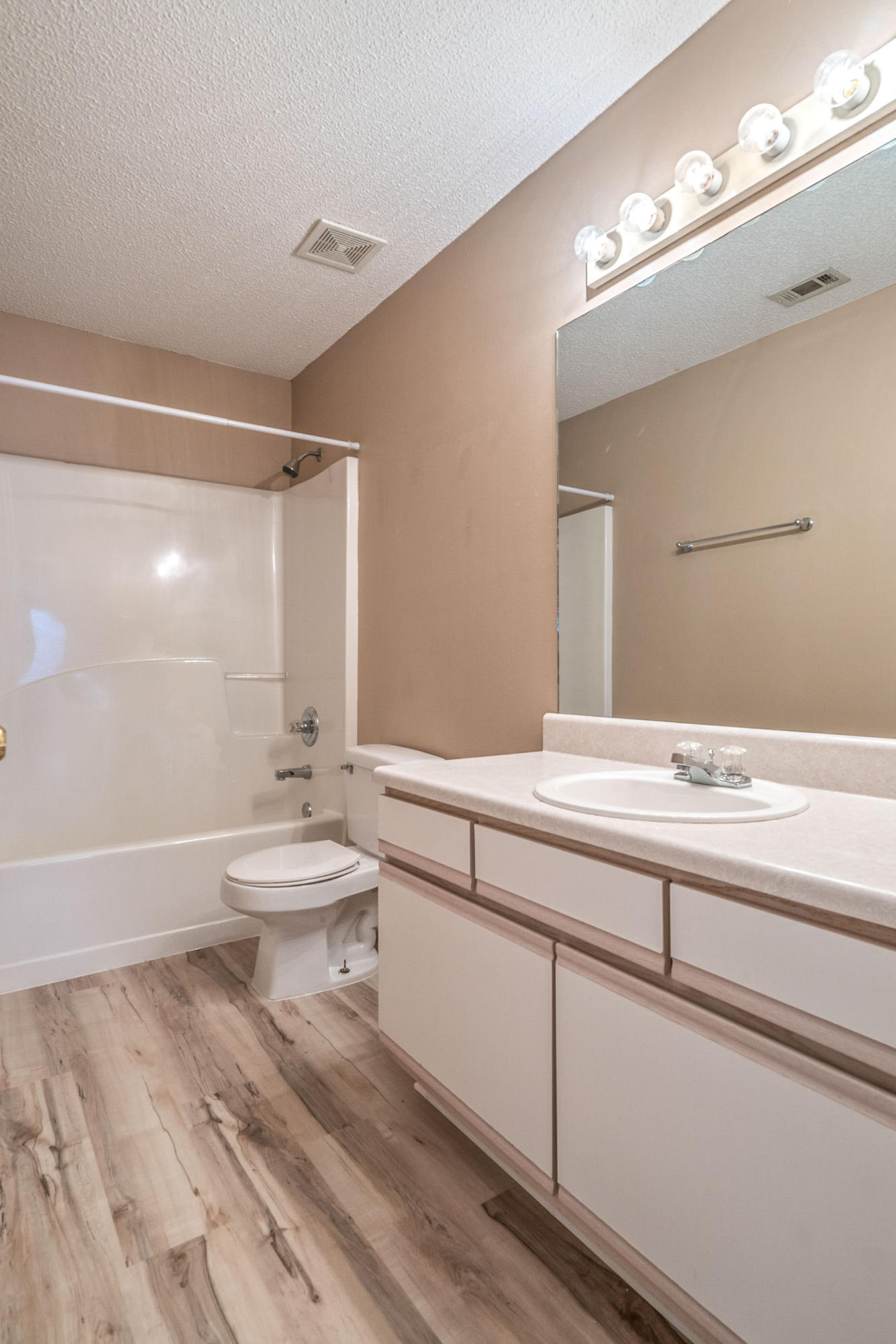 OAKDALE MINI FARMS - Residential