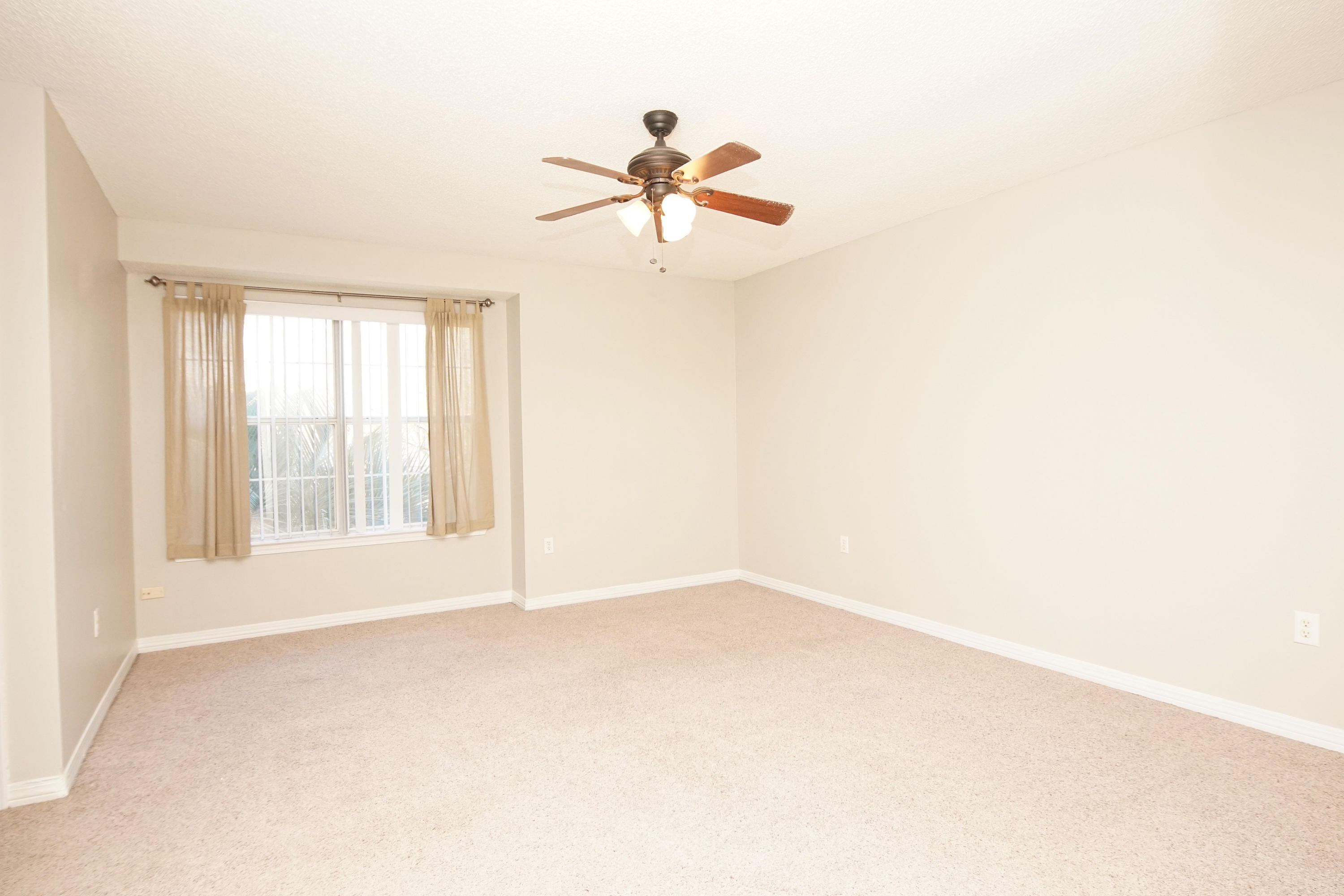 BELL-BROOK ESTATES 1ST ADDN - Residential