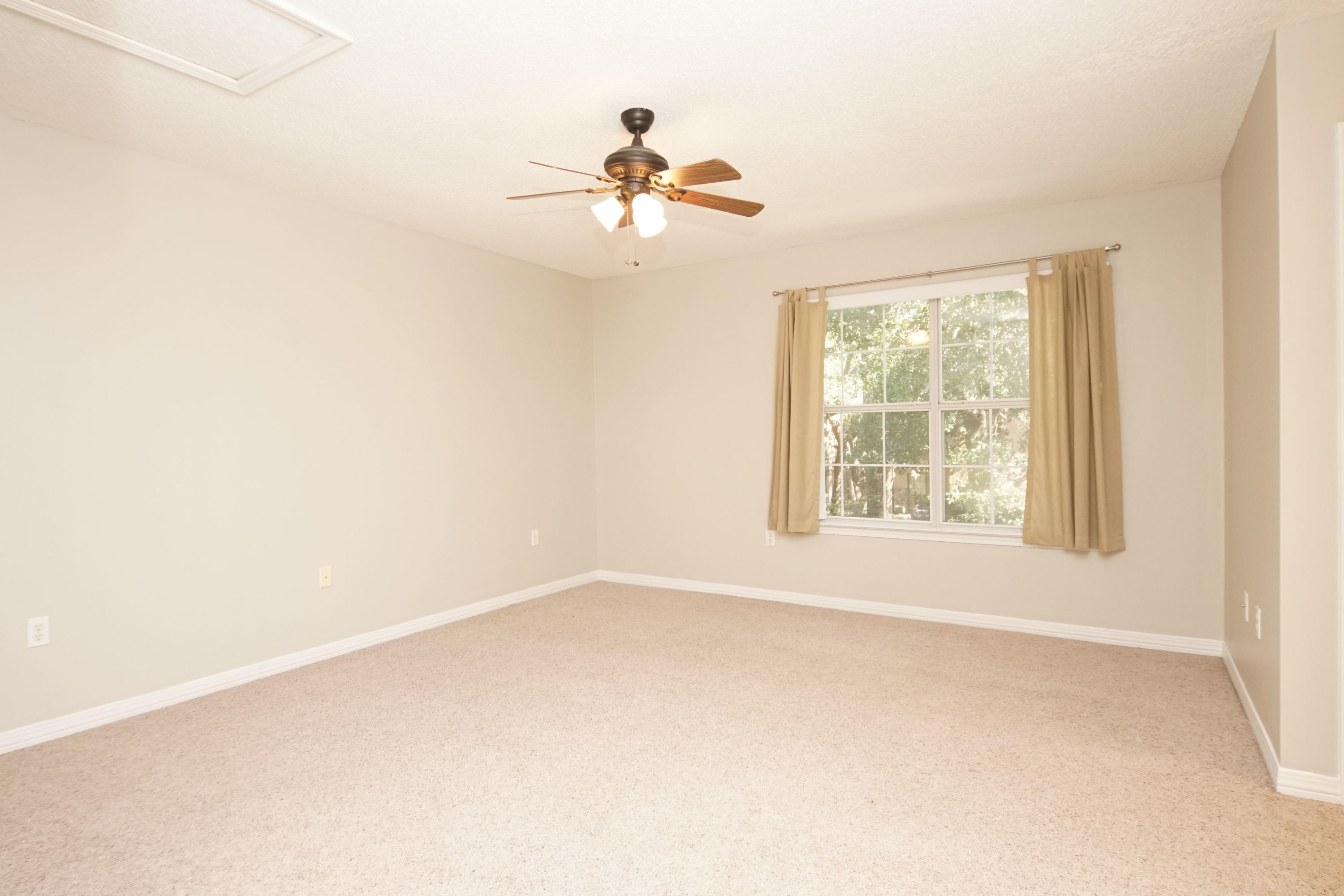 BELL-BROOK ESTATES 1ST ADDN - Residential