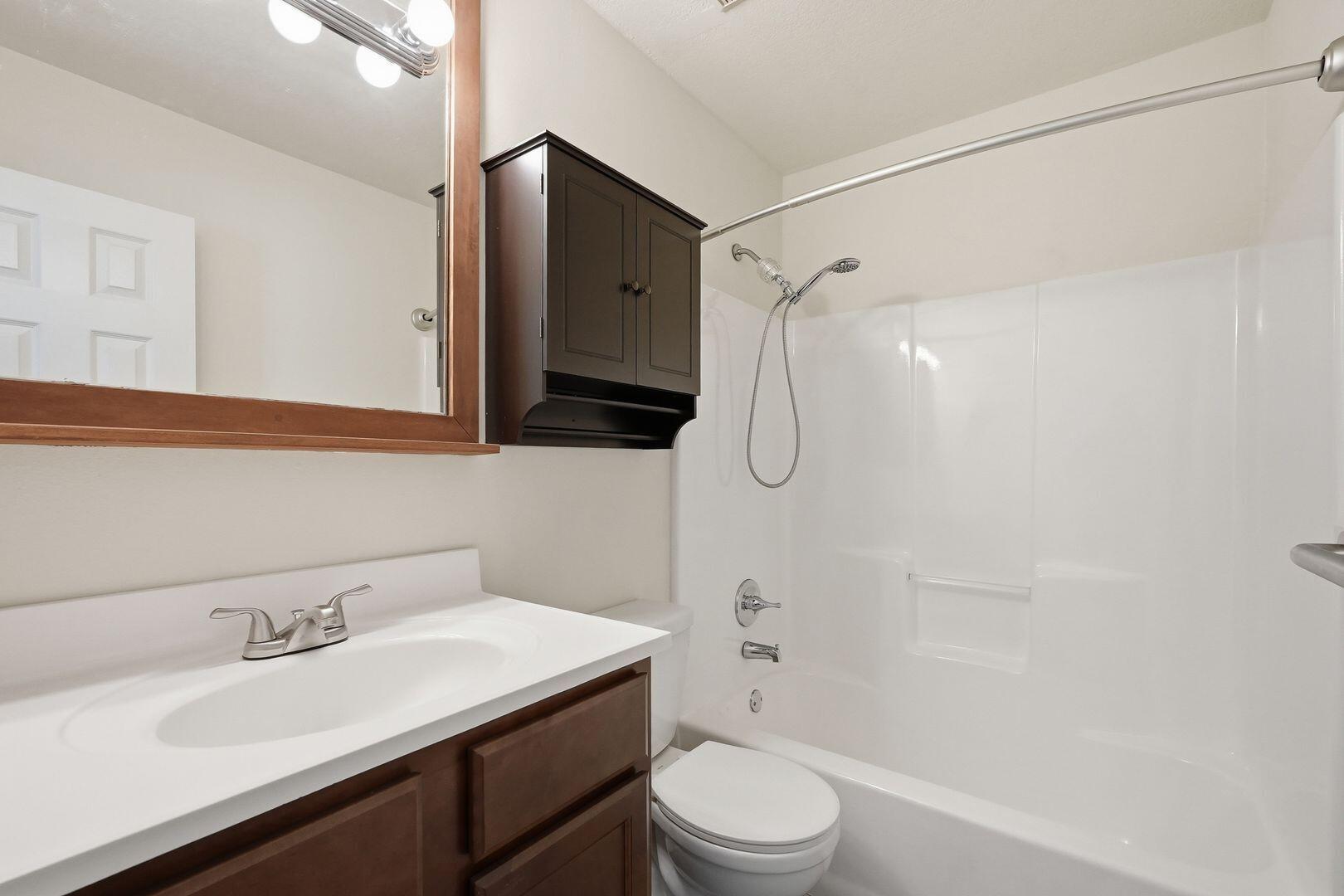 KELLY HILL ESTATES - Residential Lease