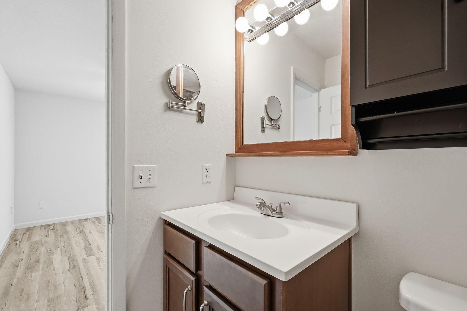 KELLY HILL ESTATES - Residential Lease