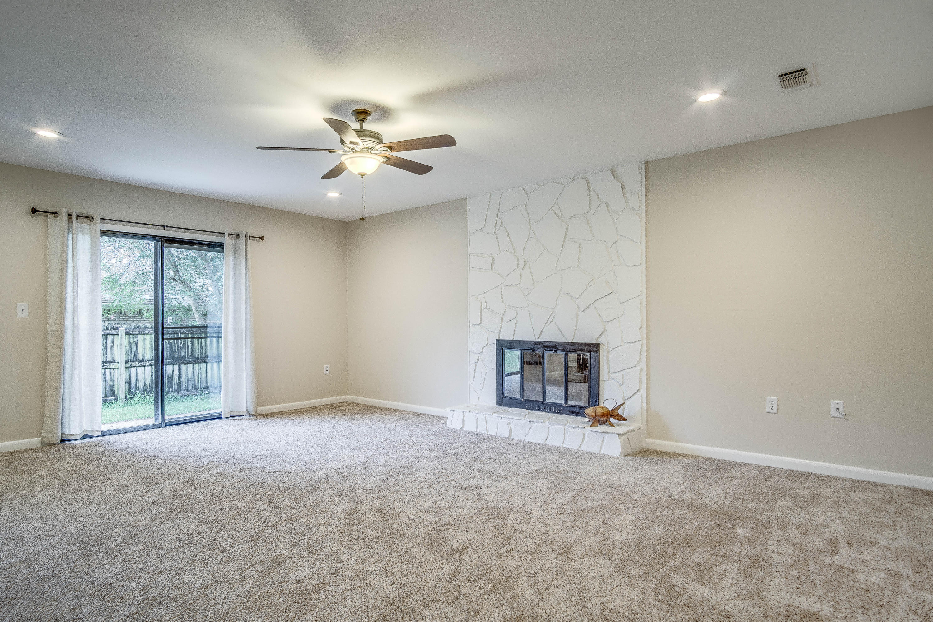 LAKE LORRAINE ESTATES - Residential